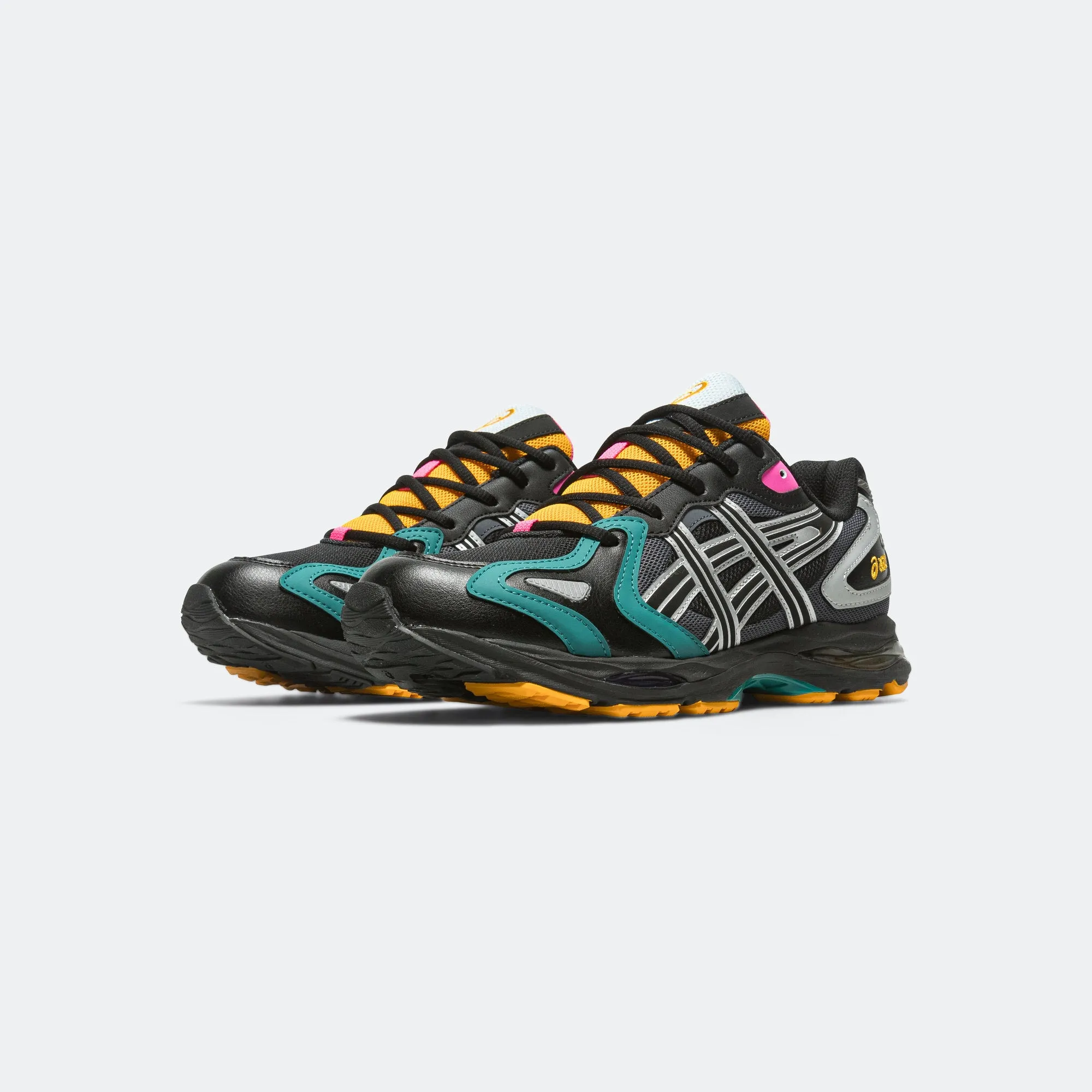 GEL-K1011 - Black/Pure Silver Track Walk