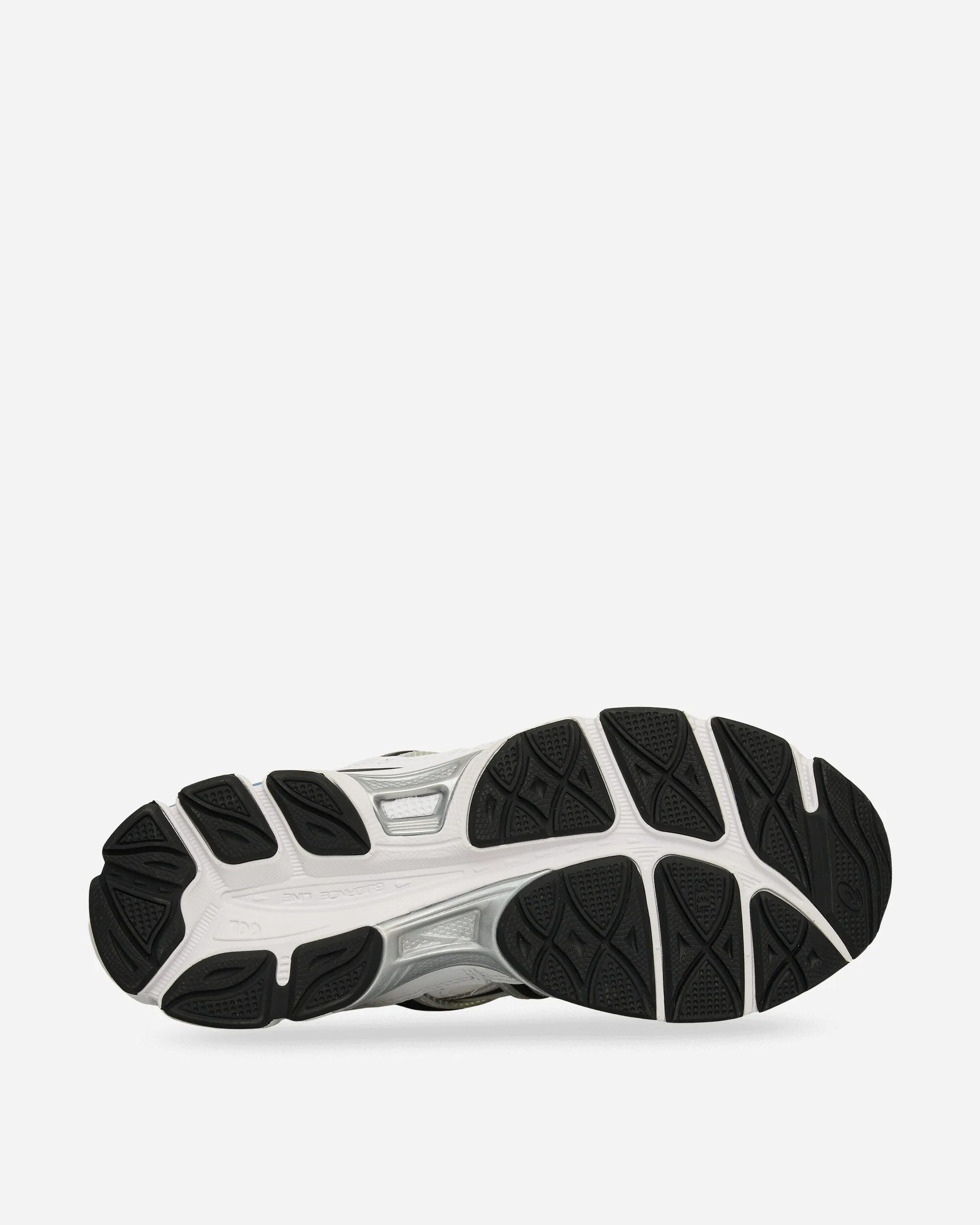 GEL-NYC Utility Sneakers White / Black Balanced Form Planet Hike