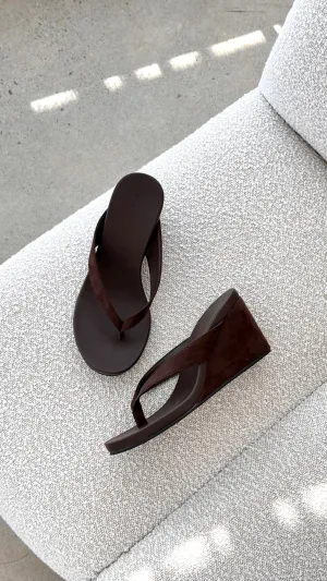 Fashionable Design Work Edge Ravyn Heel - Dark Cacao Suede