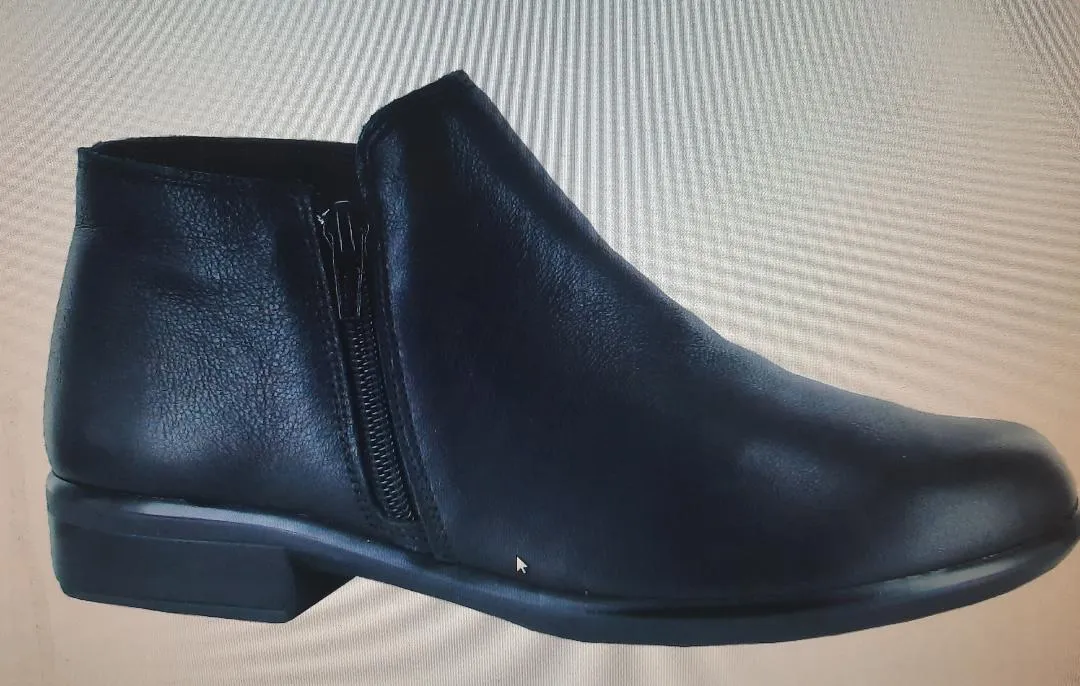 Helm Water Resistant Wide Path