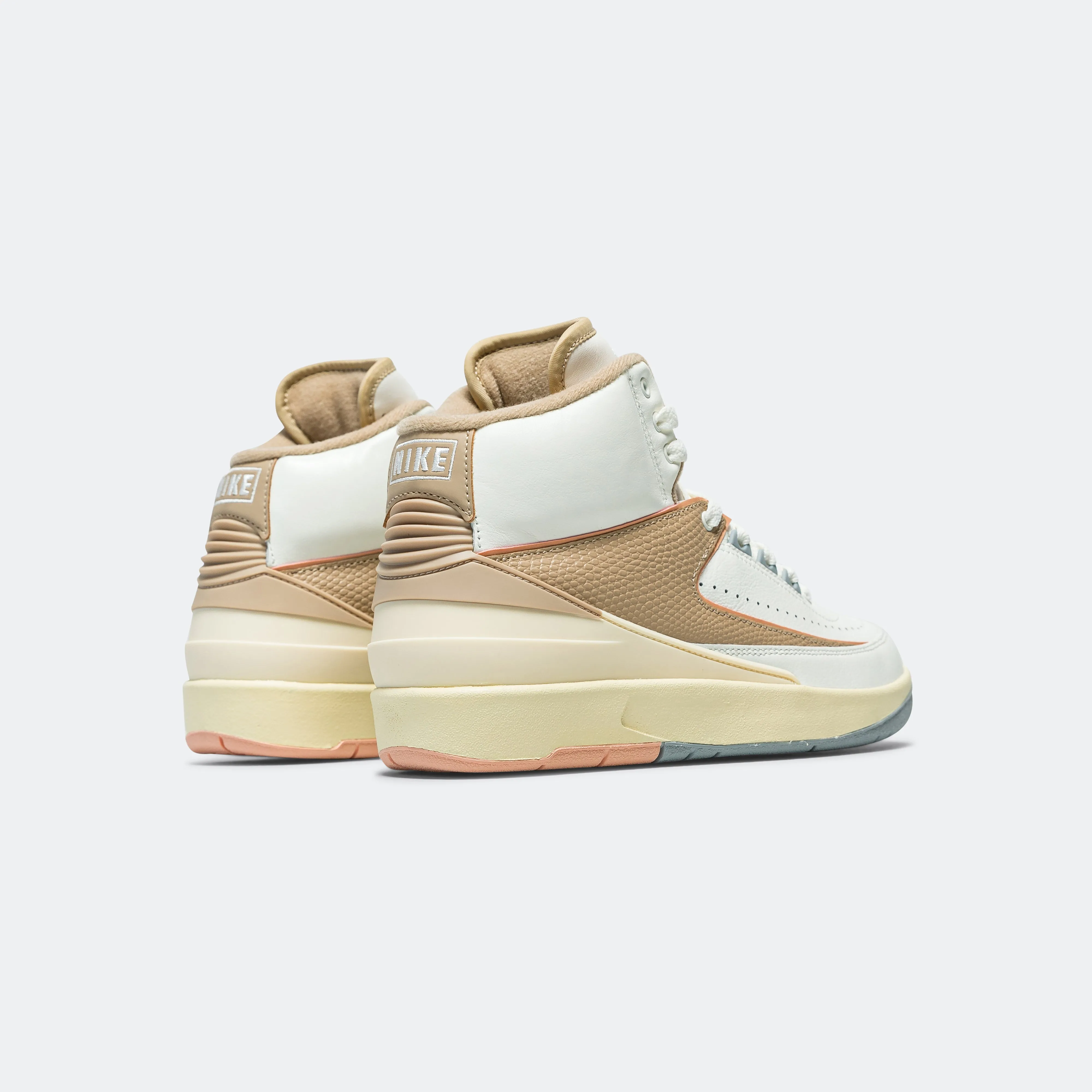 Sneaker Upgrade cushioning system Womens Air Jordan 2 Retro - Sail/Desert-Sunrise Haze-Muslin