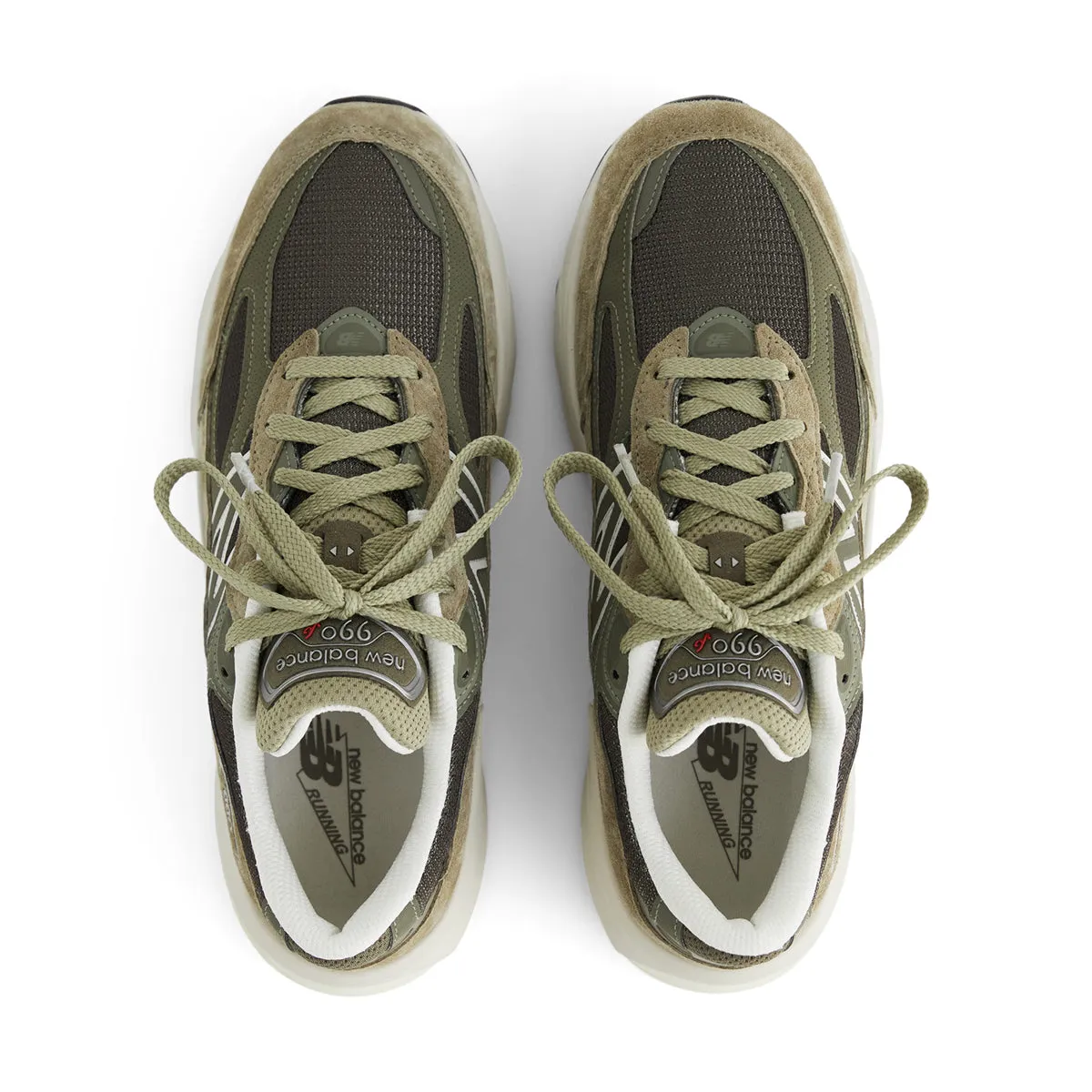 Dynamic chic in USA 990v6 'True Camo'