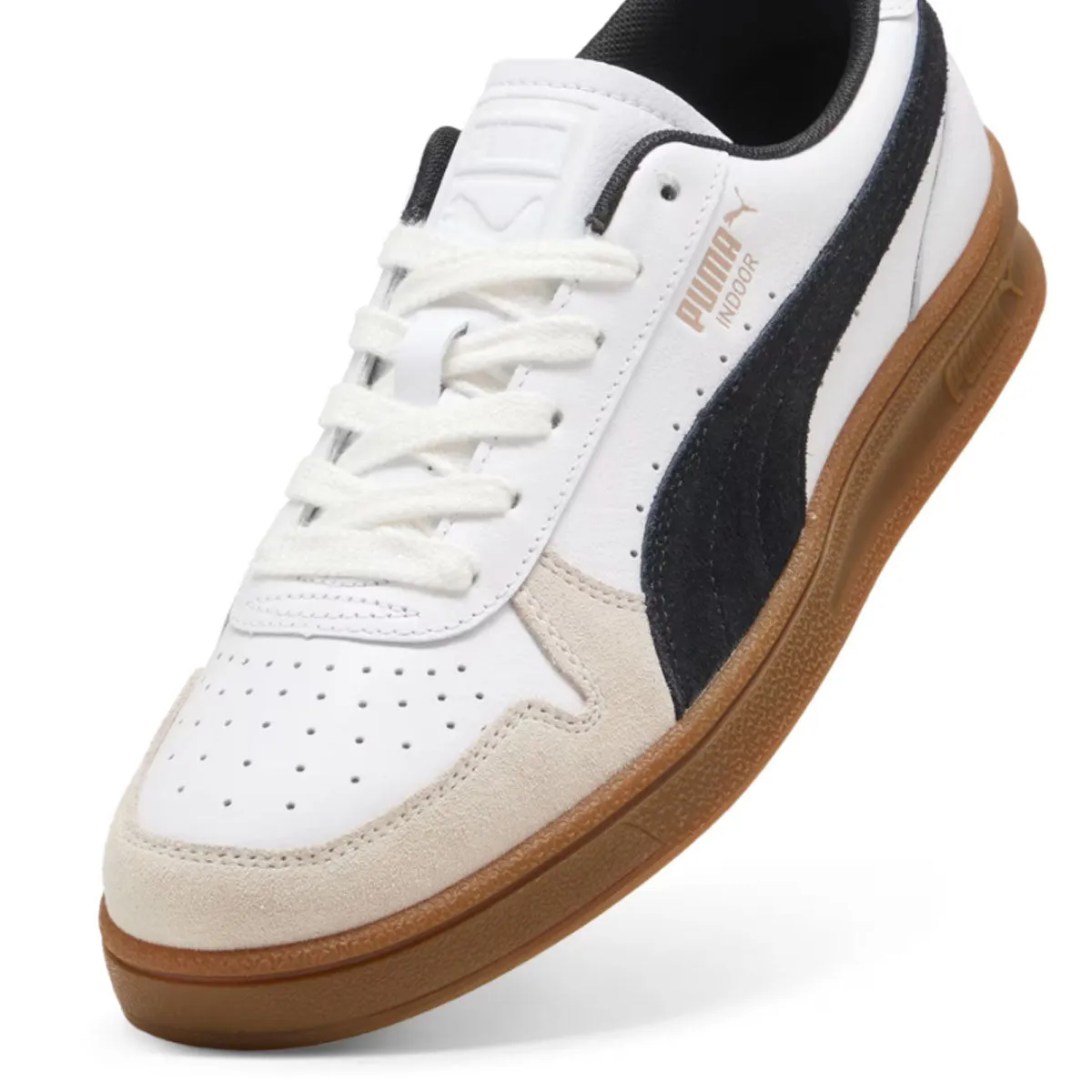 Odor Resistant Indoor 'Puma White Black Gum'
