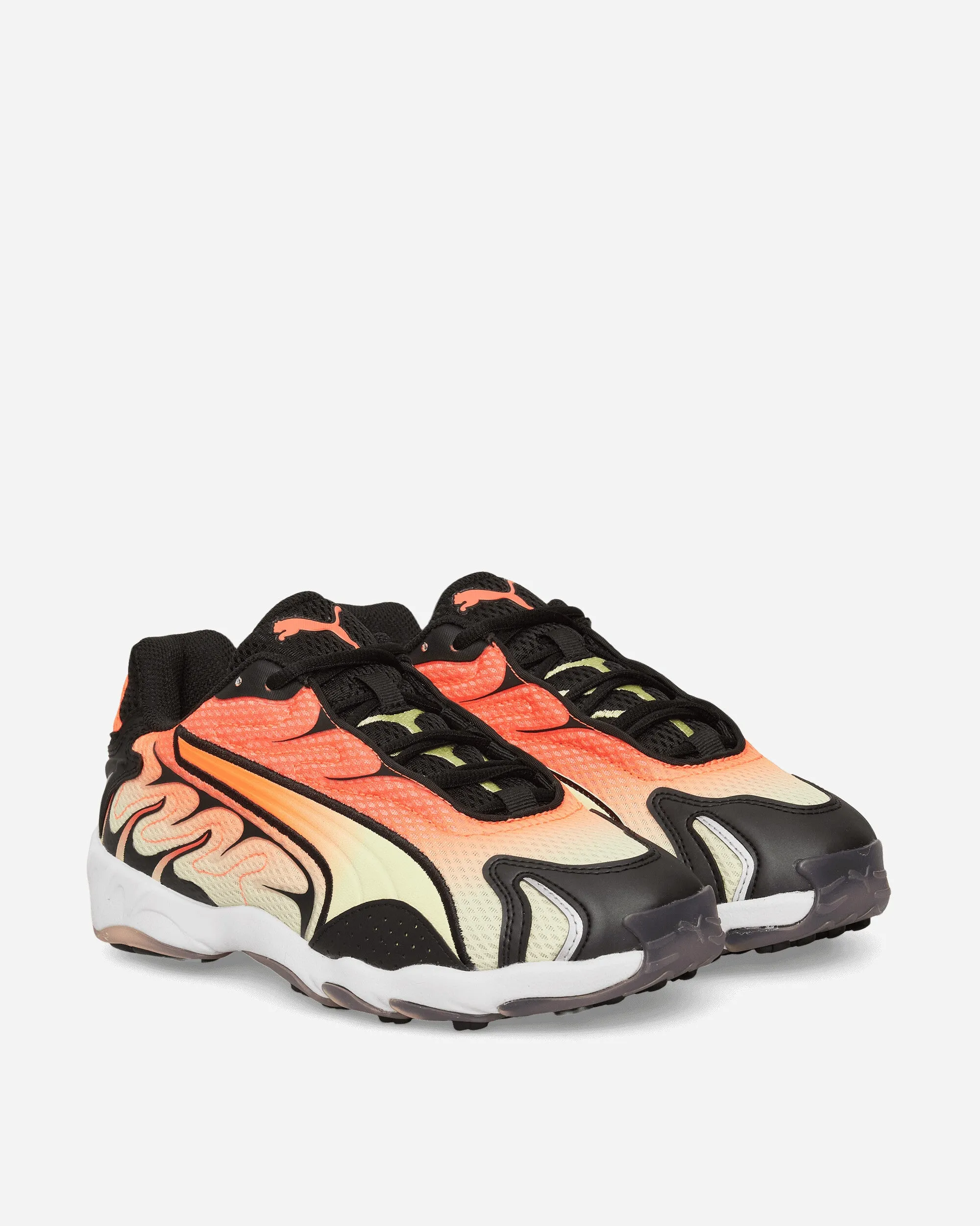 Inhale Sneakers Glowing Red / Black Fashion Mood