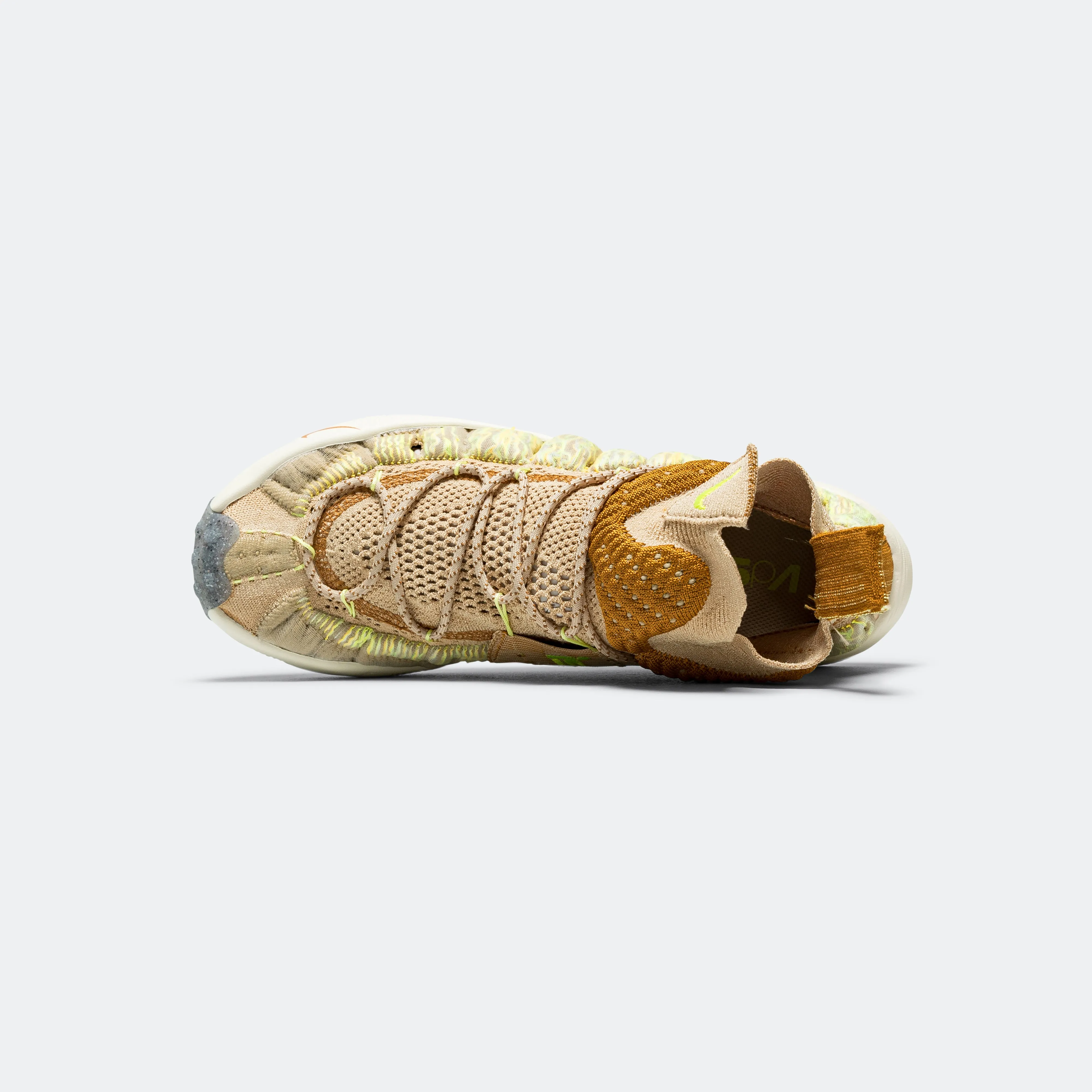 Flexible Grooves Modern Silhouette ISPA Sense Flyknit - Sesame/Desert Ochre