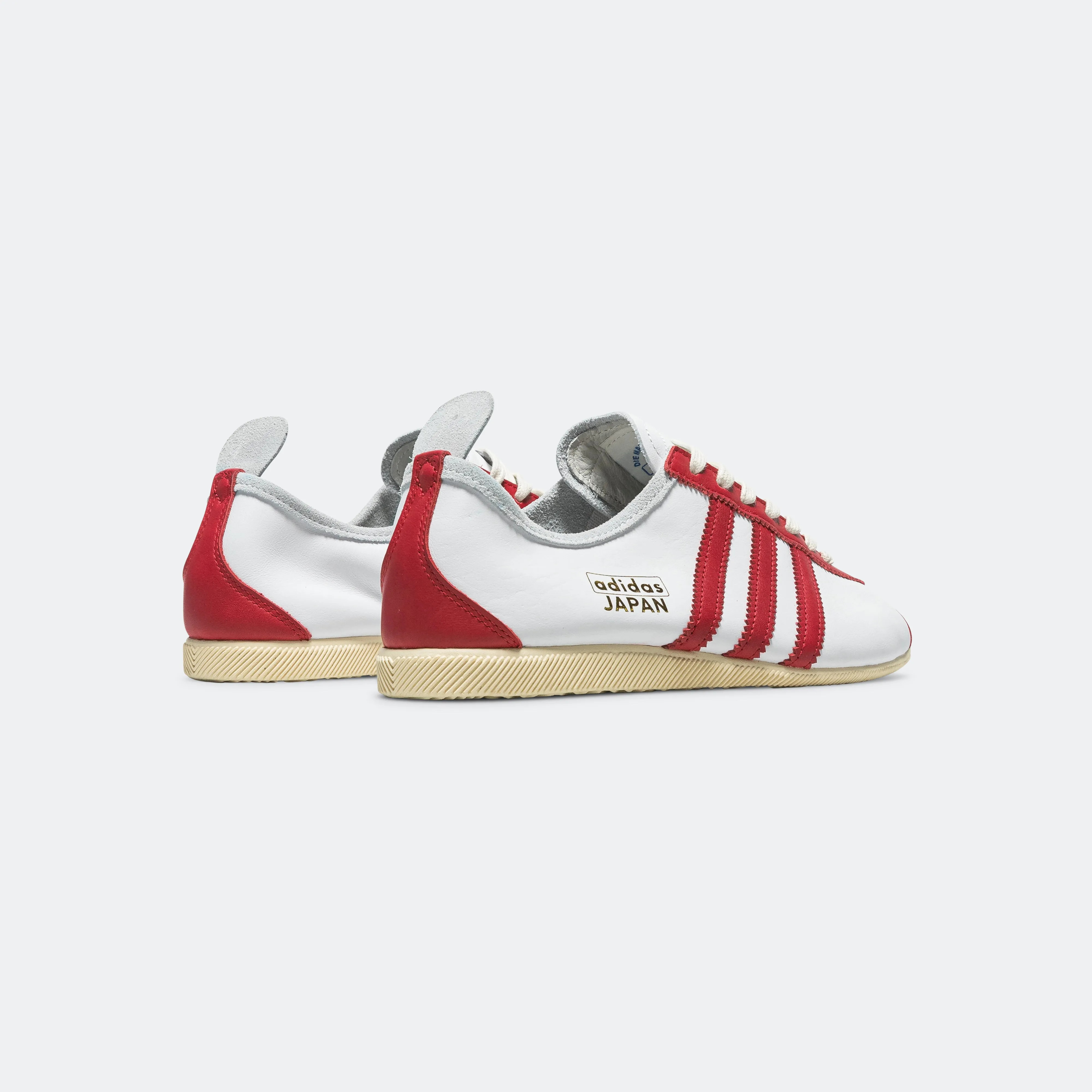 Japan - Footwear White/Power Red-Cream White Cushion max