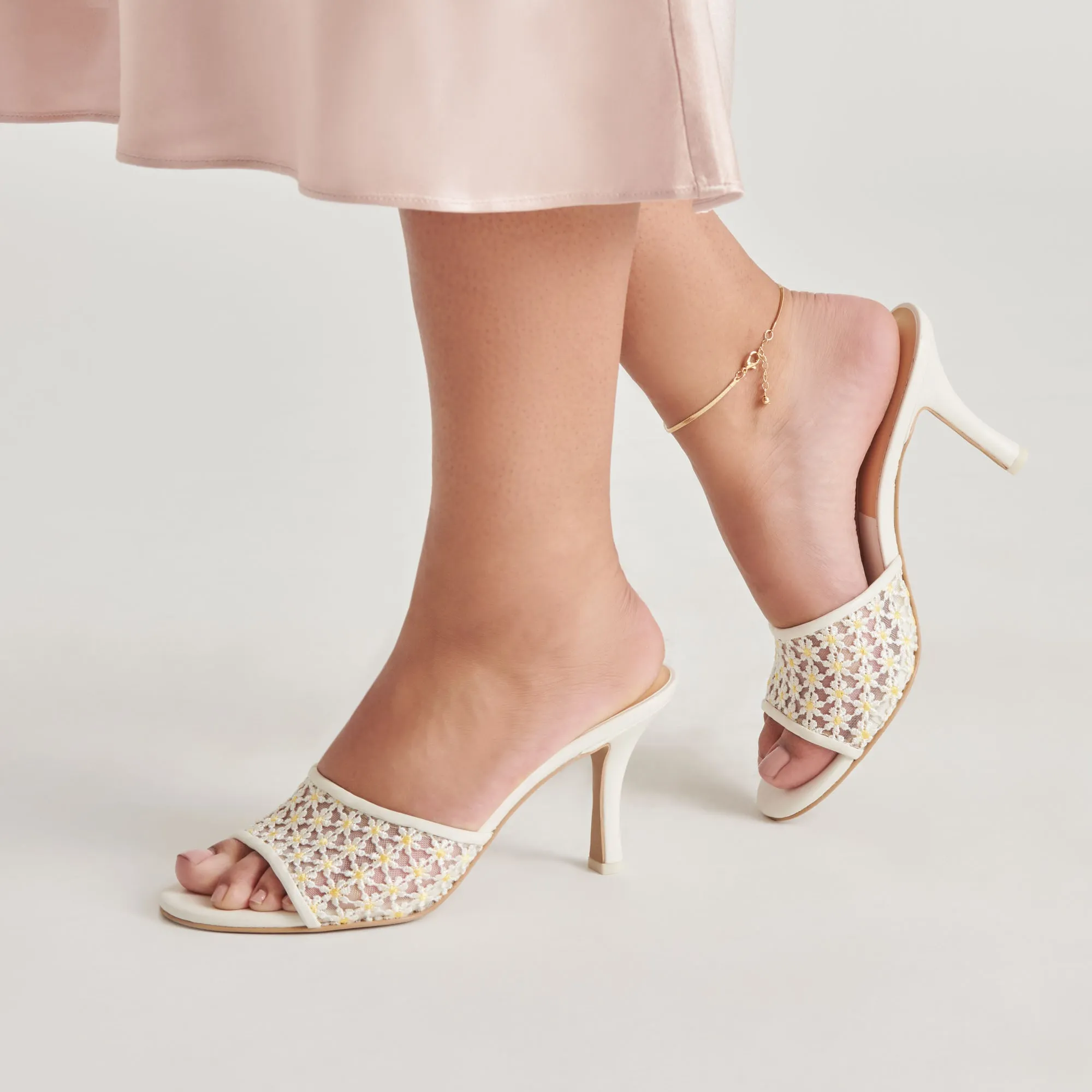 LAVENA FLORAL HEELS WHITE YELLOW FLORAL MESH Metallic Heels Lightweight