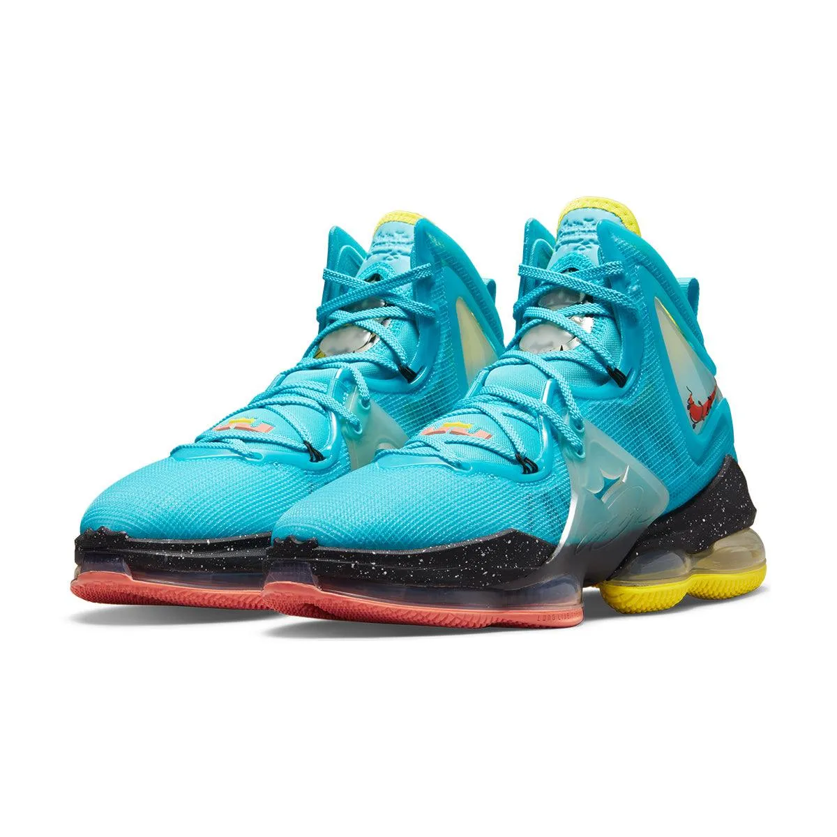 Flex Daily LeBron 19 'Christmas'