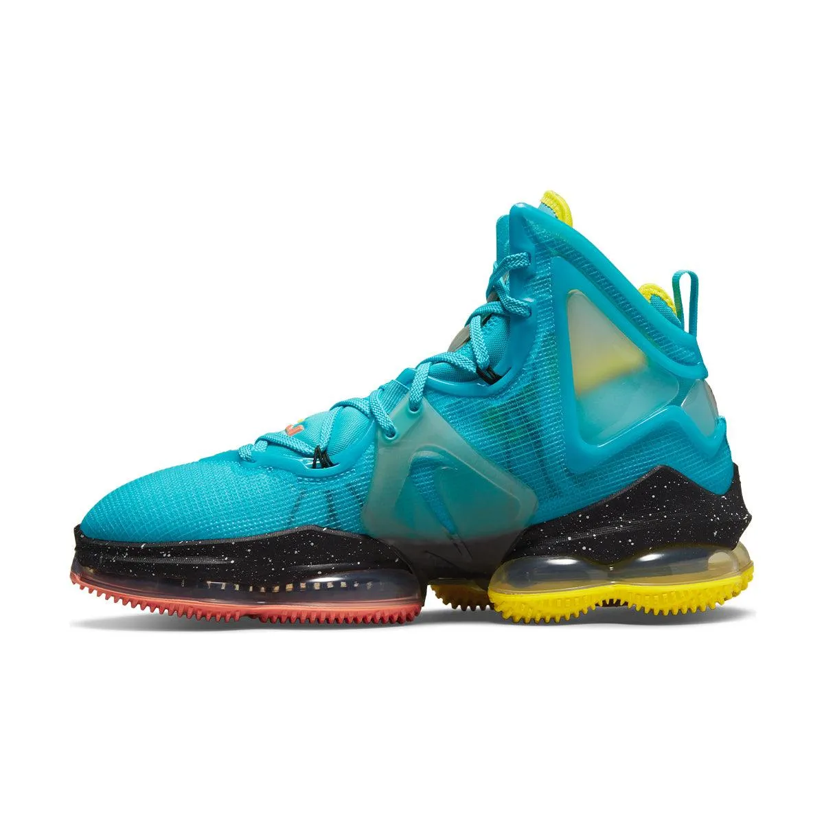 Cushioning Tech LeBron 19 'Christmas'