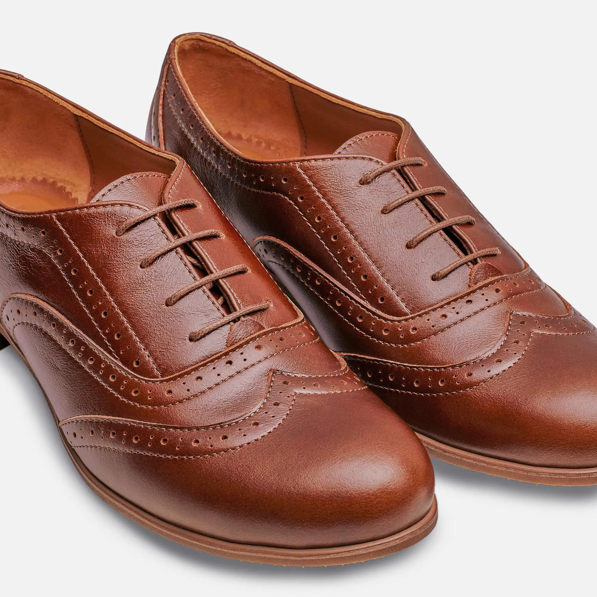 Suitable brand - recognition - level Lenox - Oxfords