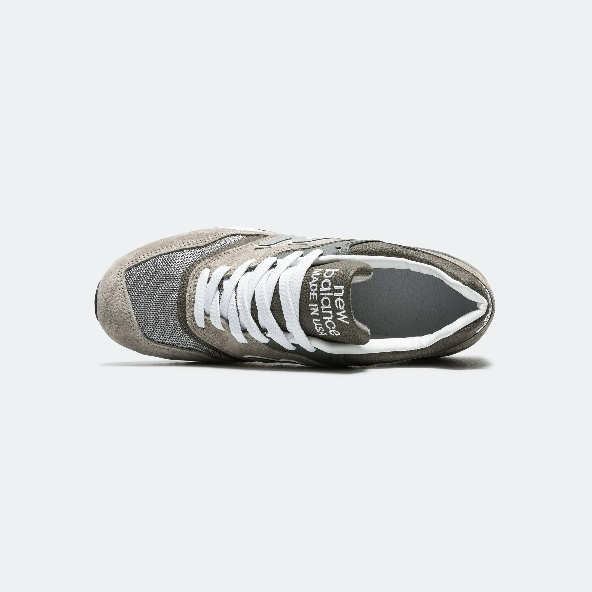 U997GY Iconic look Recycled Material