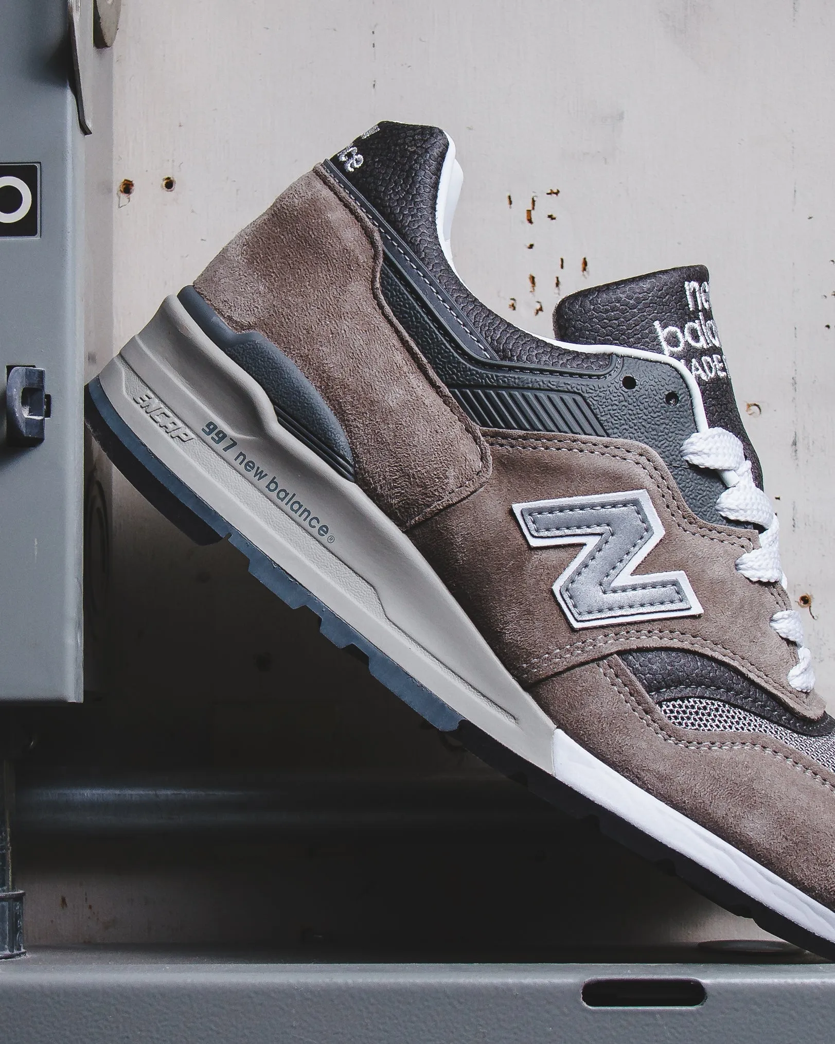 Heel Zone New Balance Unisex MADE in USA 997 Gray U997GY