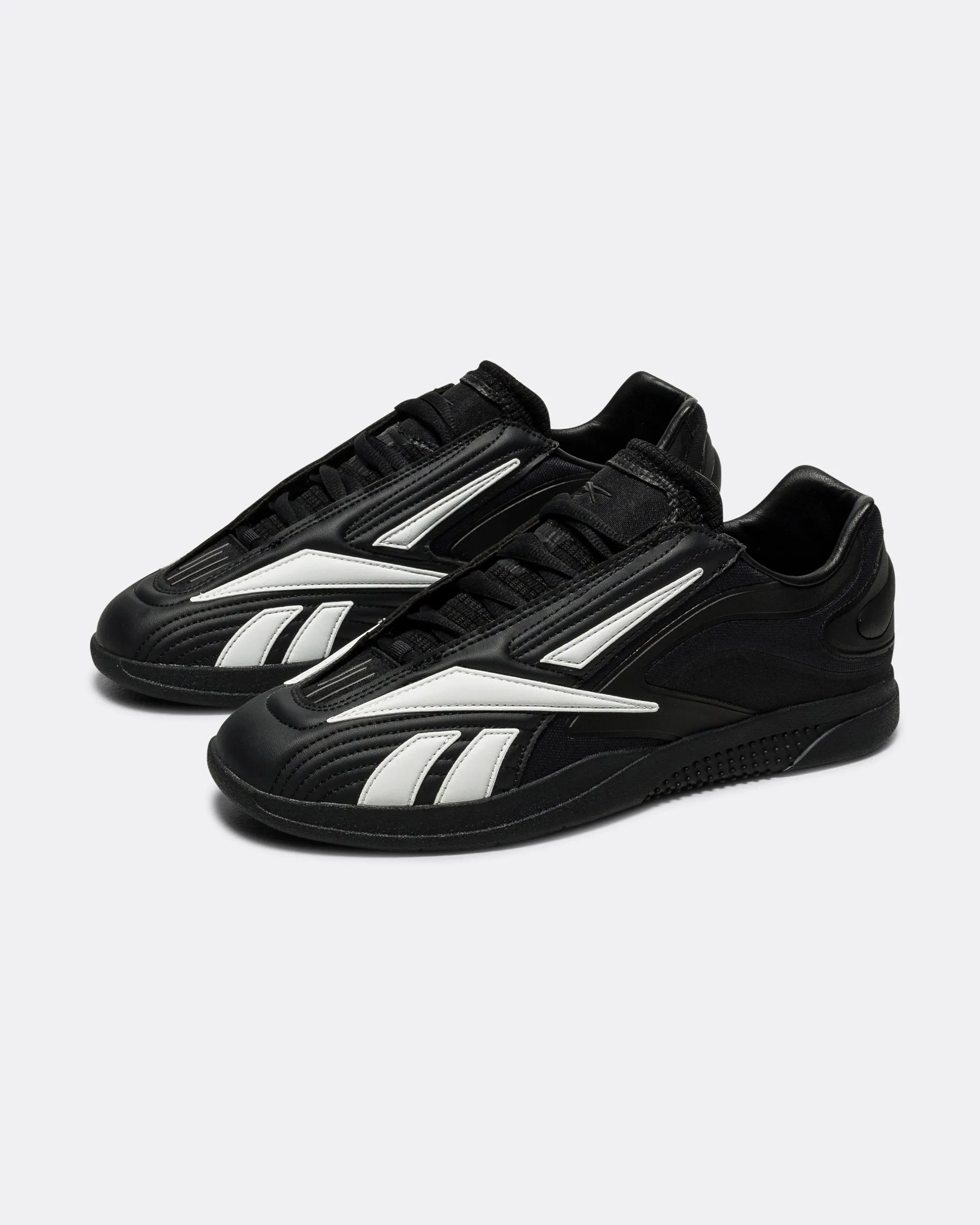 Hammer Pro LTD - Black/White mesh ventilation Weatherproof Footwear