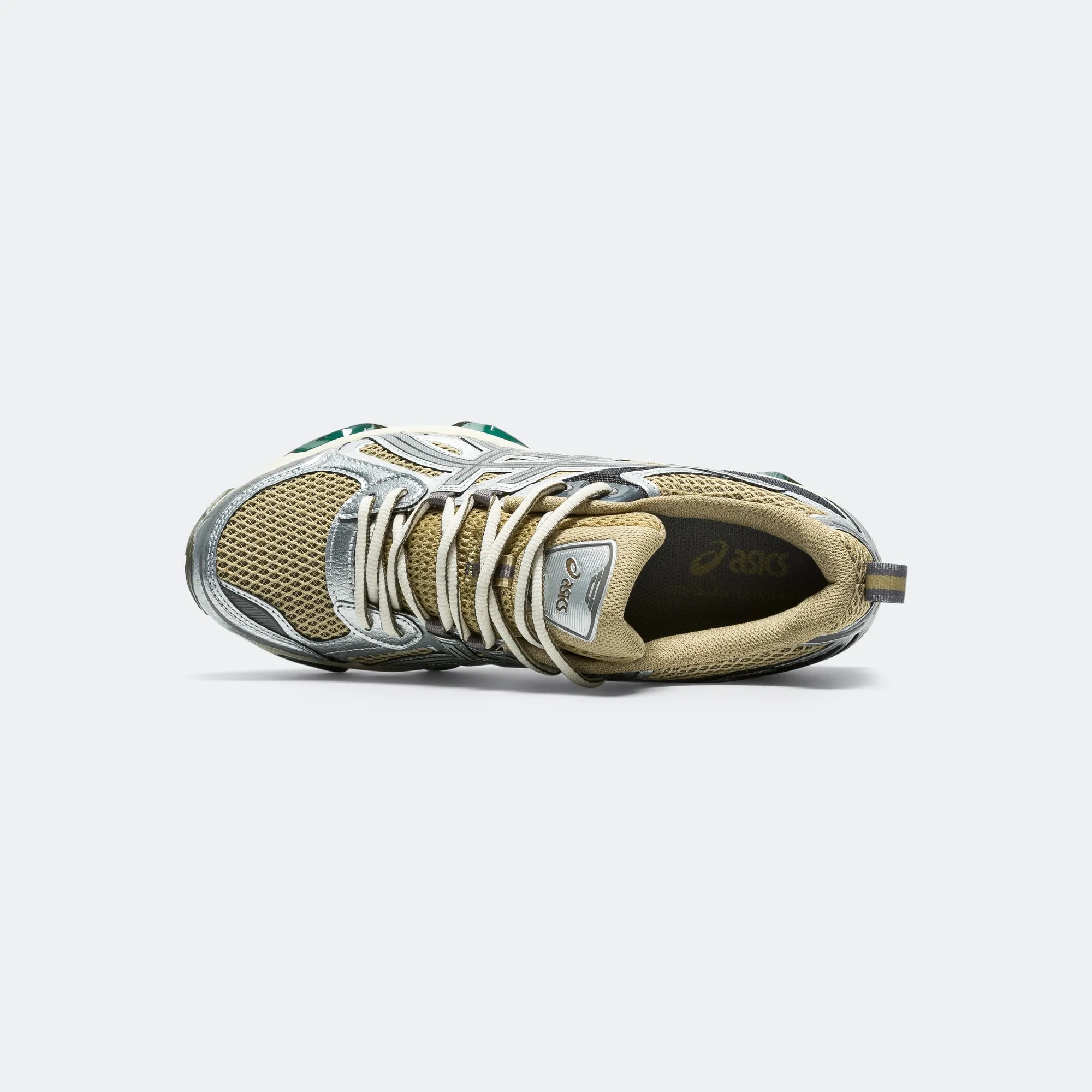 GEL-Quantum Kinetic - Khaki Beige/Pure Silver Move Smooth Odor Resistant