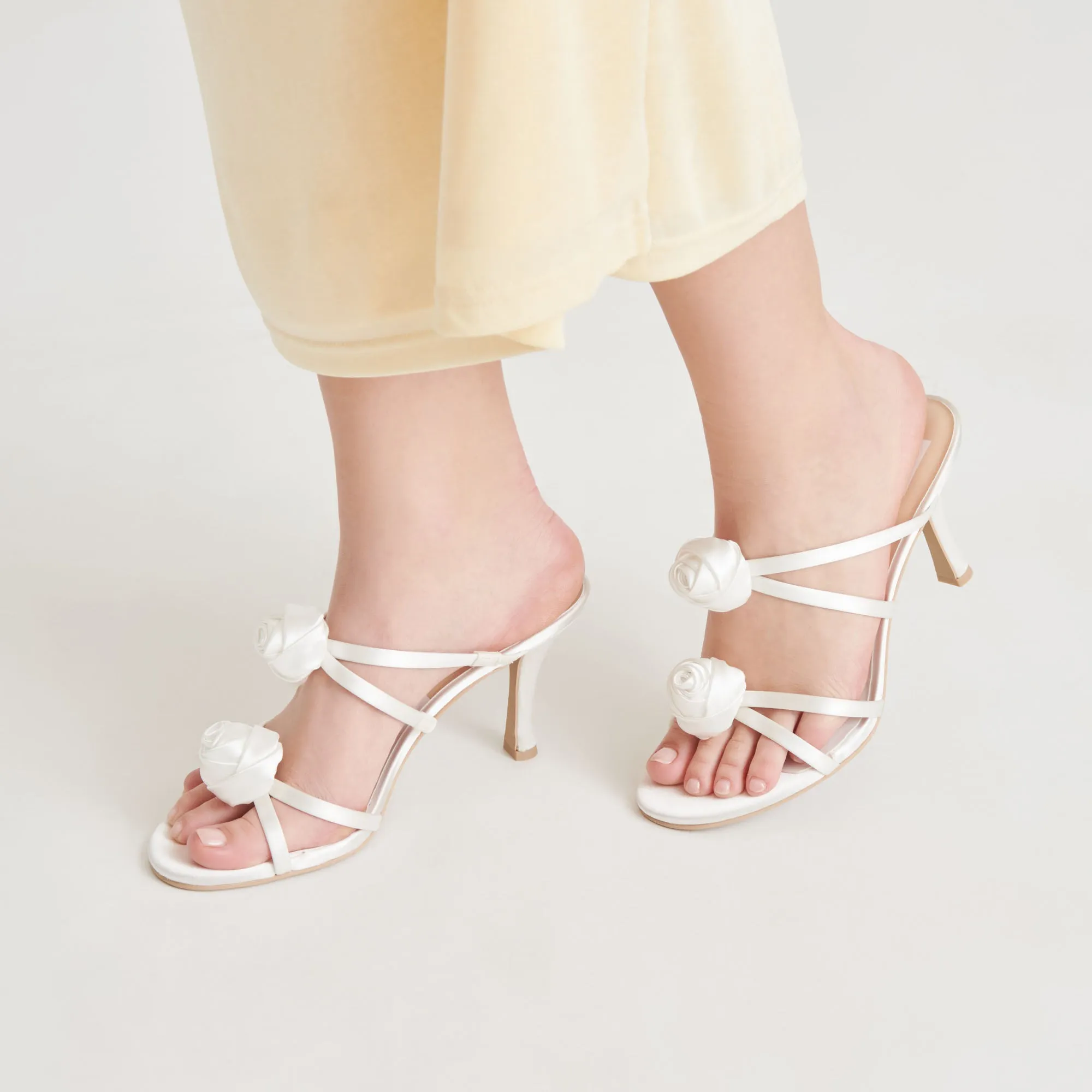 LINZY HEELS TRUE WHITE SATIN Comfortable