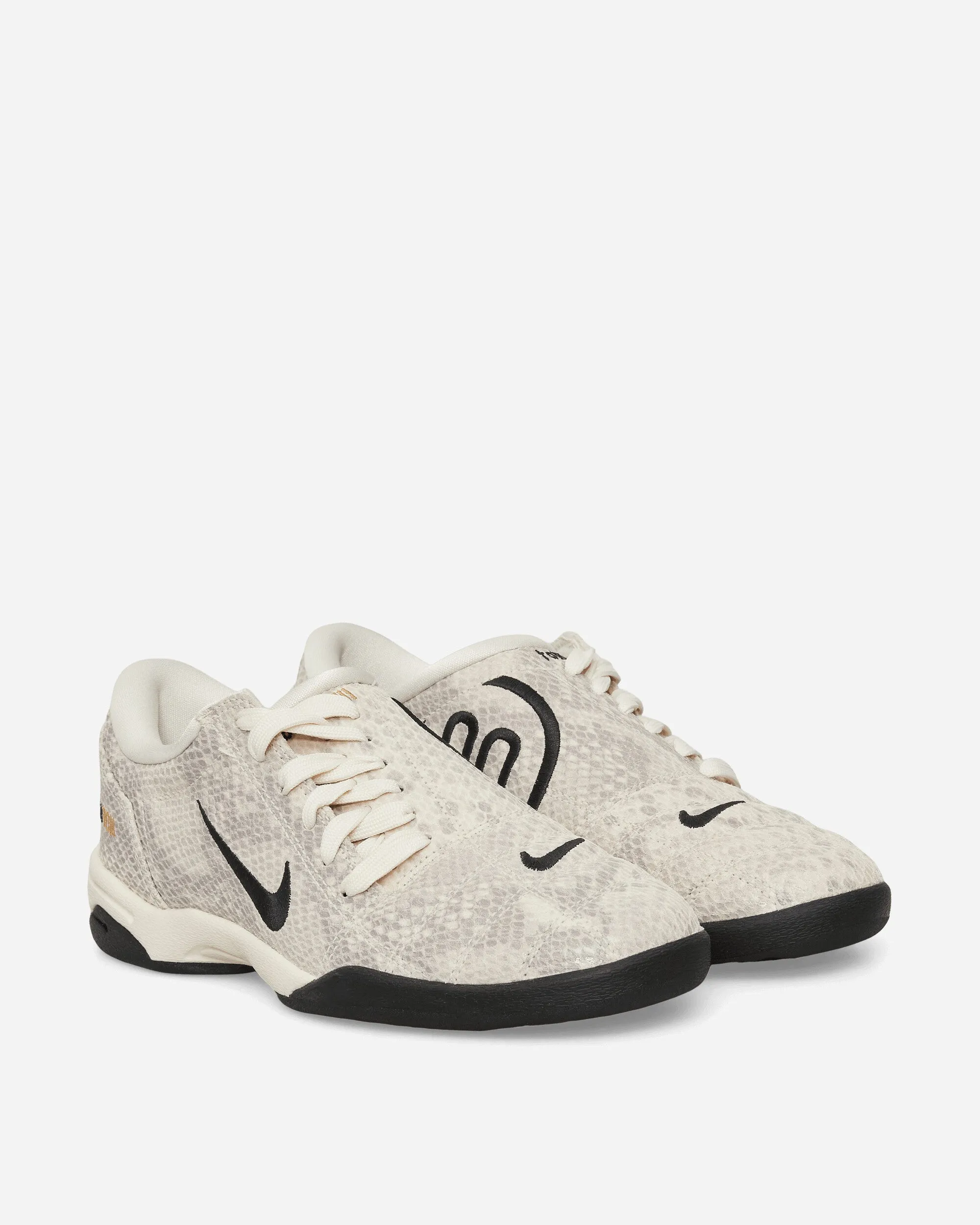 Women's Total 90 Sneakers Pale Ivory / Black Slow Hike Classic