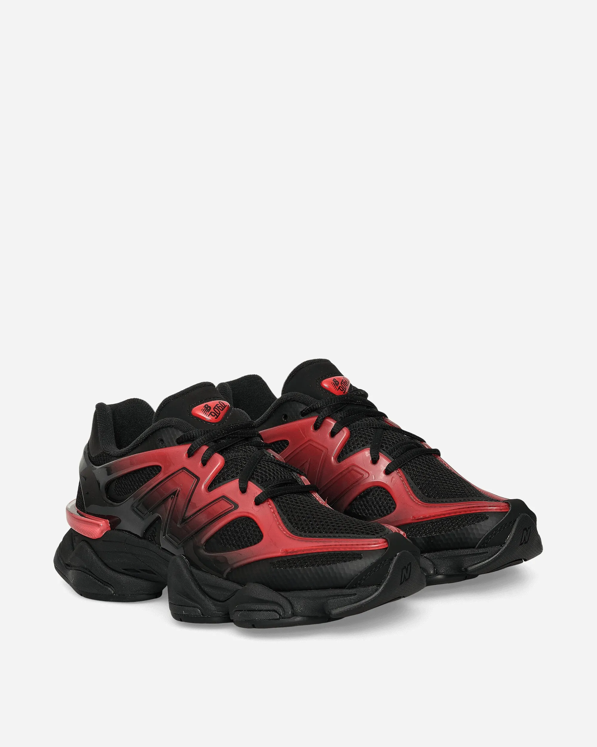 9060 Sneakers Blast Red / Black Pasture Hike LaceUp