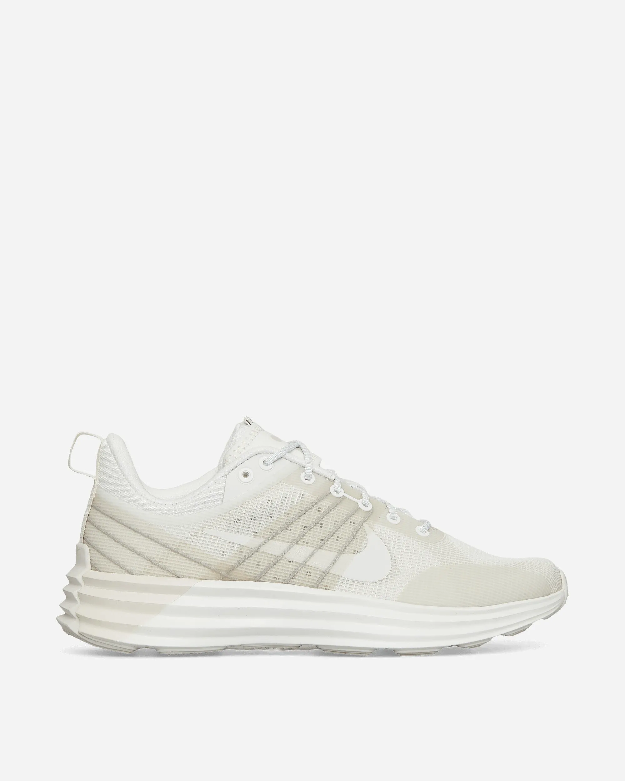 Chic Walk Lunar Roam Sneakers White