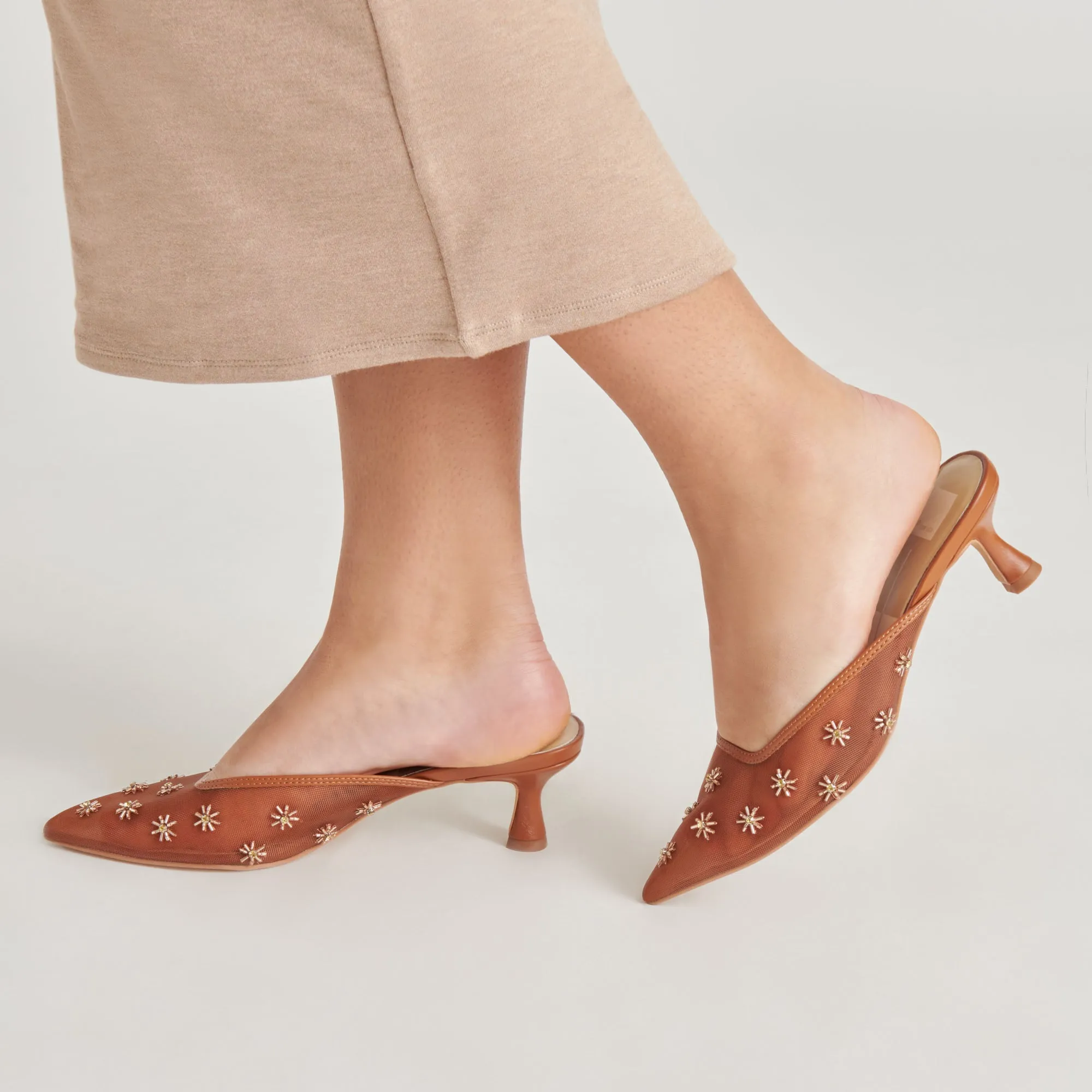 Suede Heels Minimalist CLARA HEELS SADDLE MESH