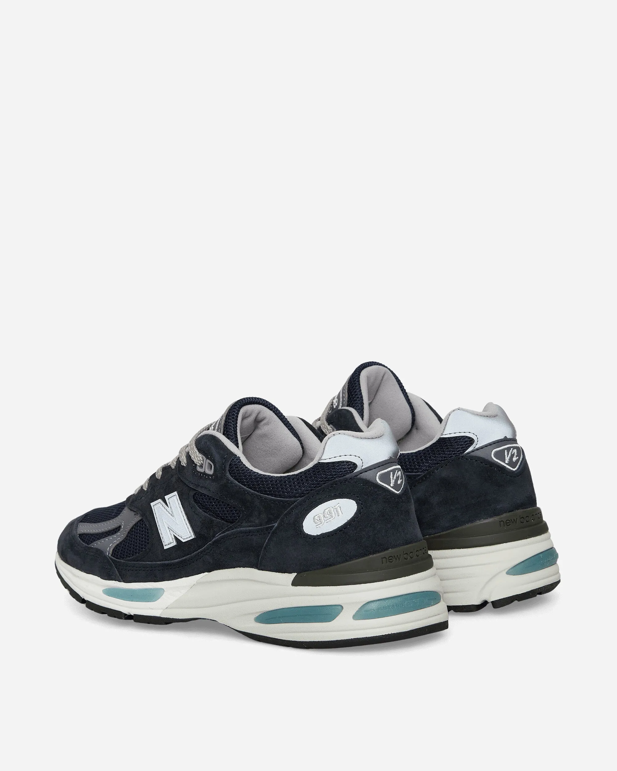 Made in UK 991v2 Sneakers Dark Navy / Smoked Pearl / Silver Buckle Closure