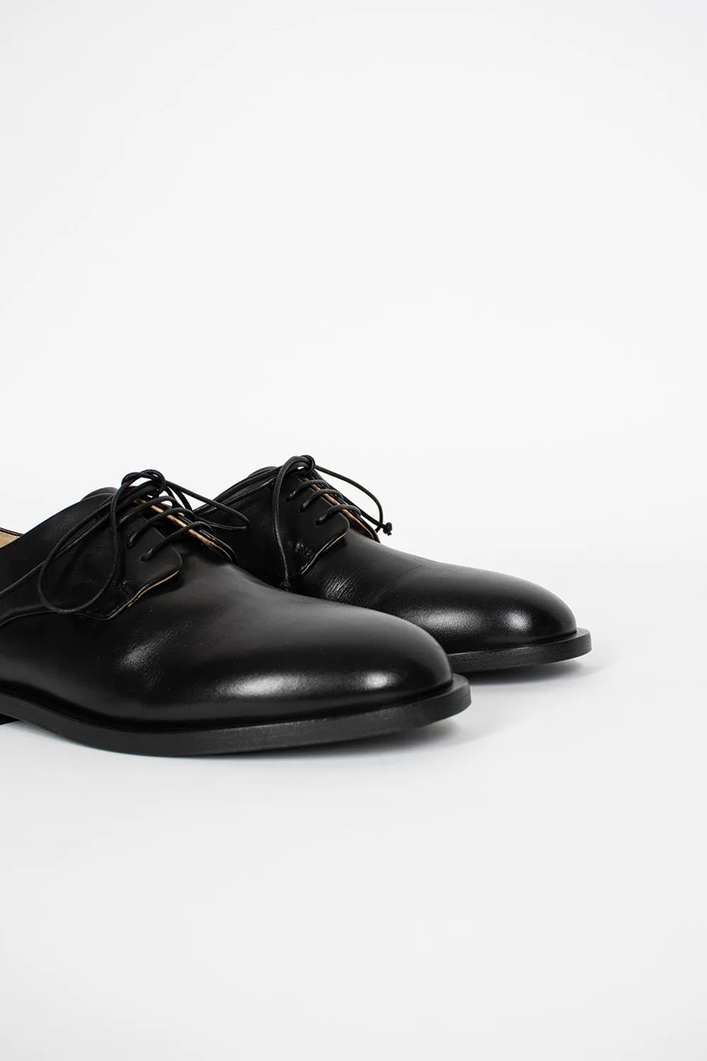 Mando Derby Black Foam Texture Premium Quality