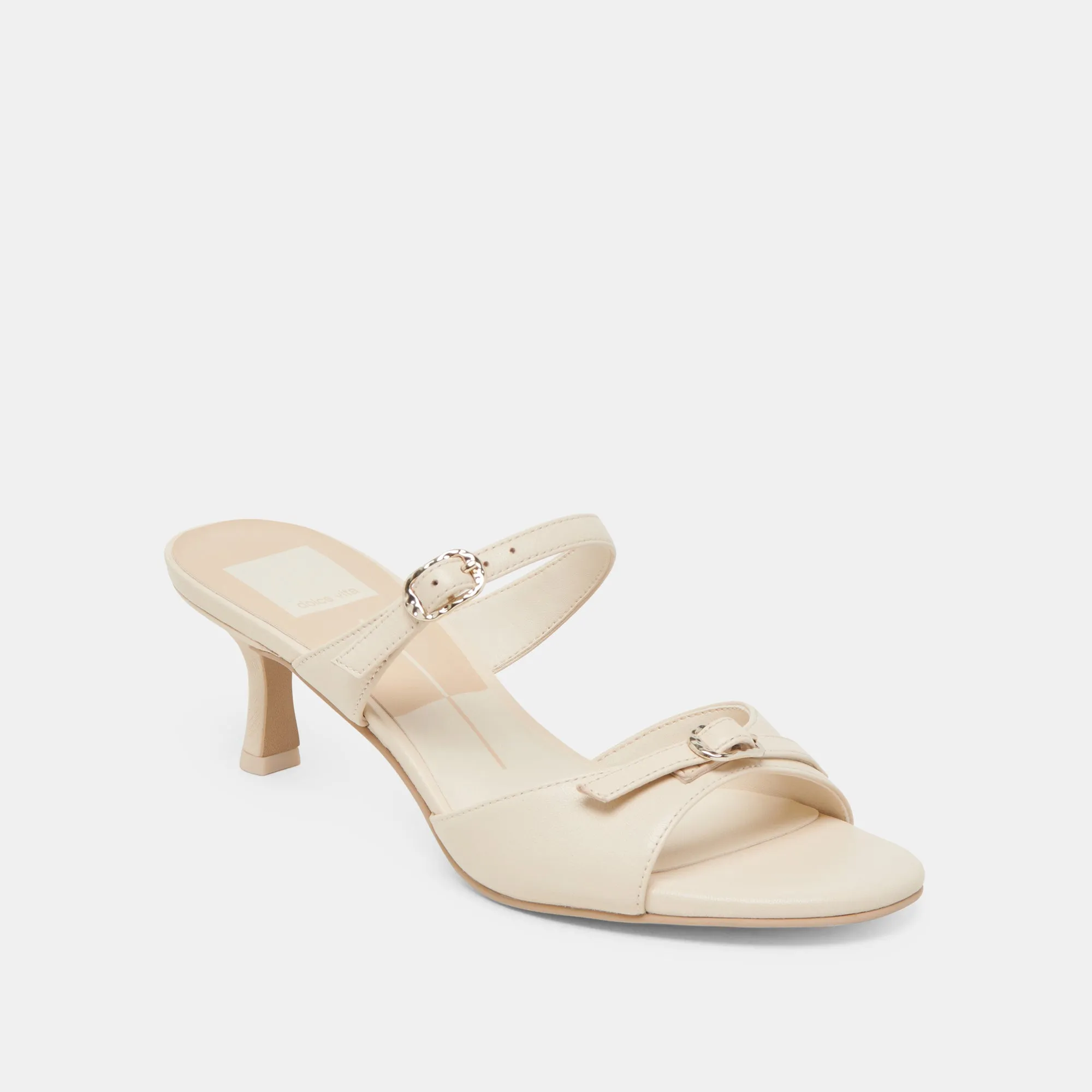 LORALI HEELS CREME LEATHER Traction pattern