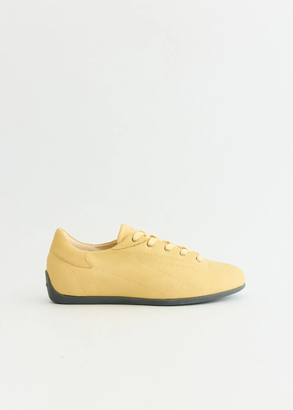 Miles Sneakers Slip Grip Flexible Material