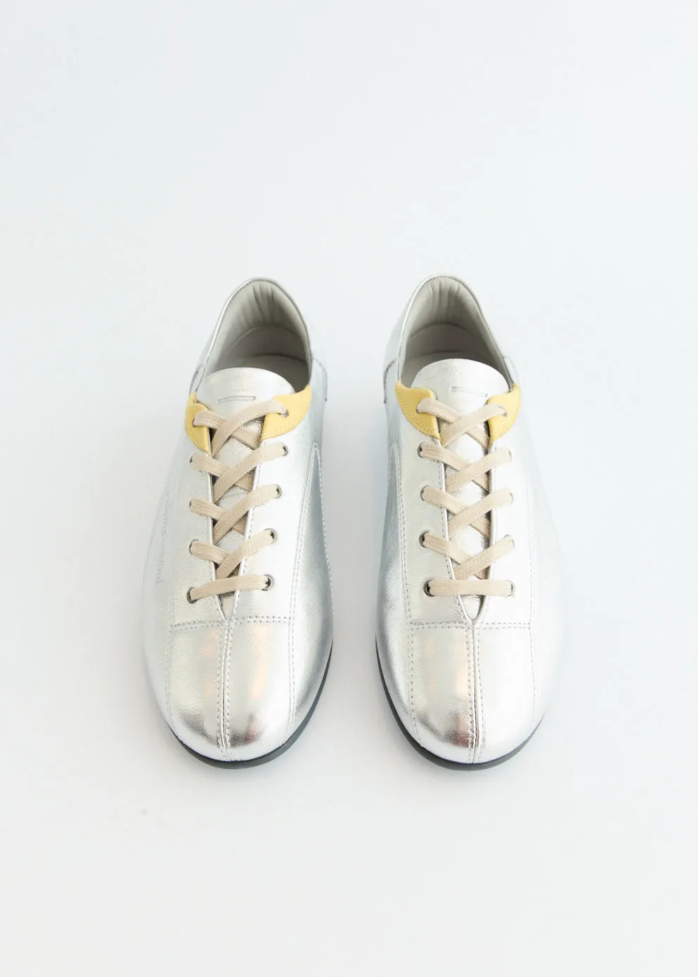 Miles Sneakers Breath Space