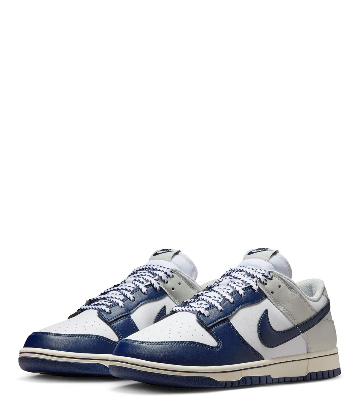 Versatile Silhouette Nike Dunk Low Retro White Navy