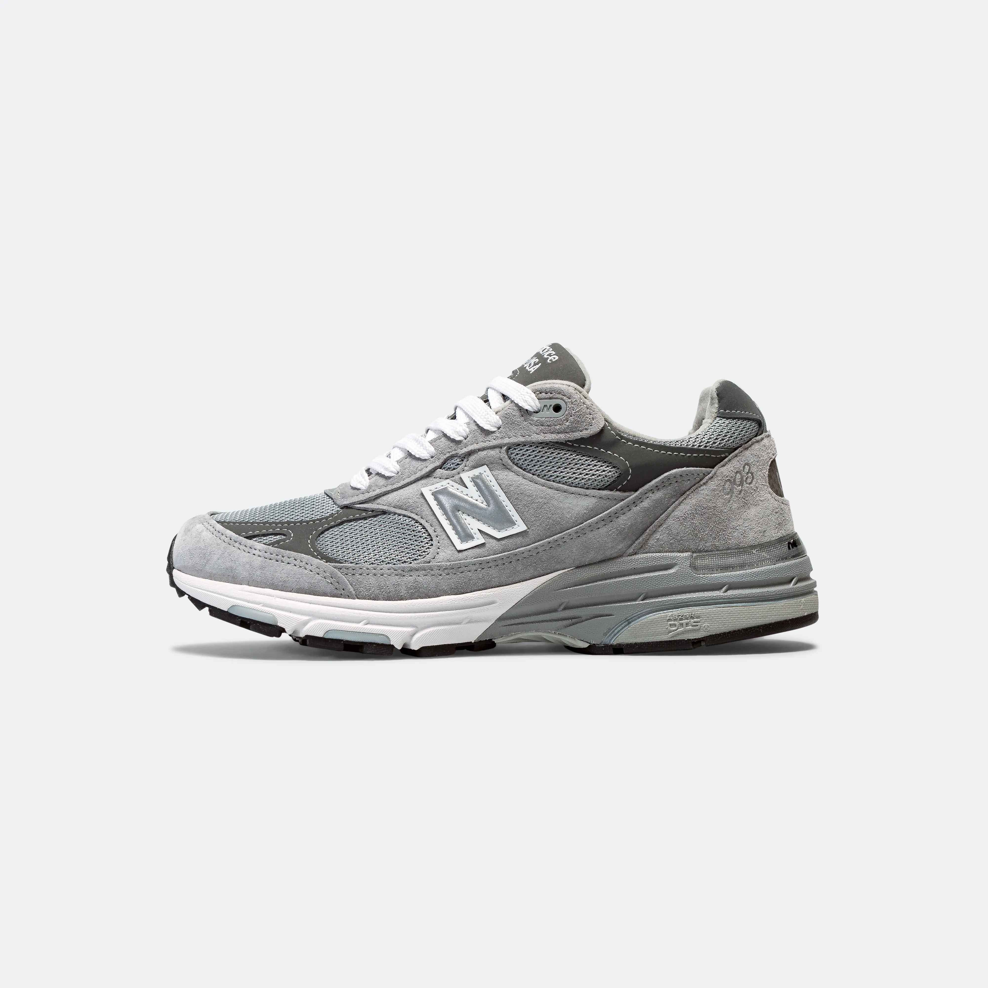 MR993GL ZipUpClosure Modern Cushioning