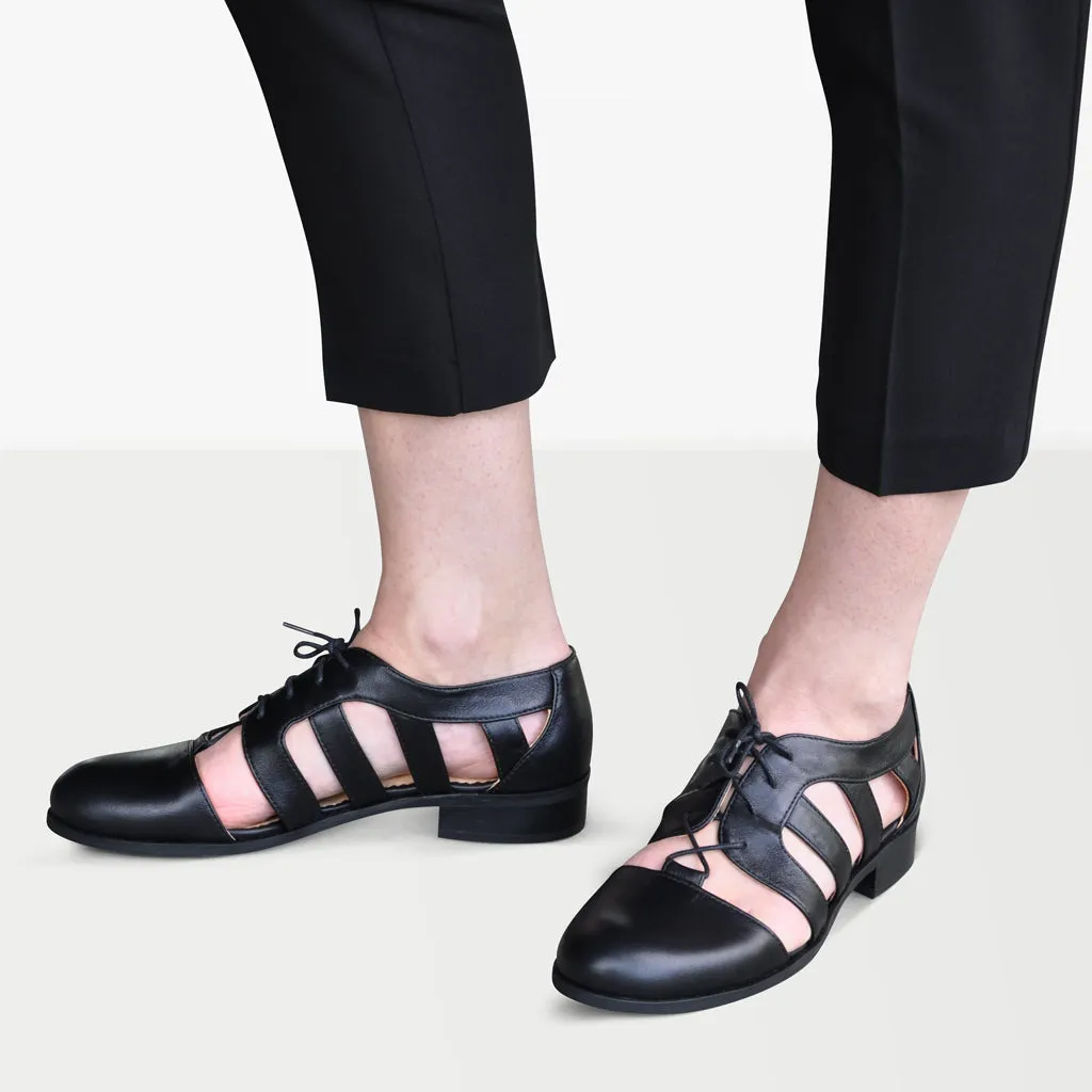 Pilates practitioners' flexibility Nassau - Cutout Oxfords