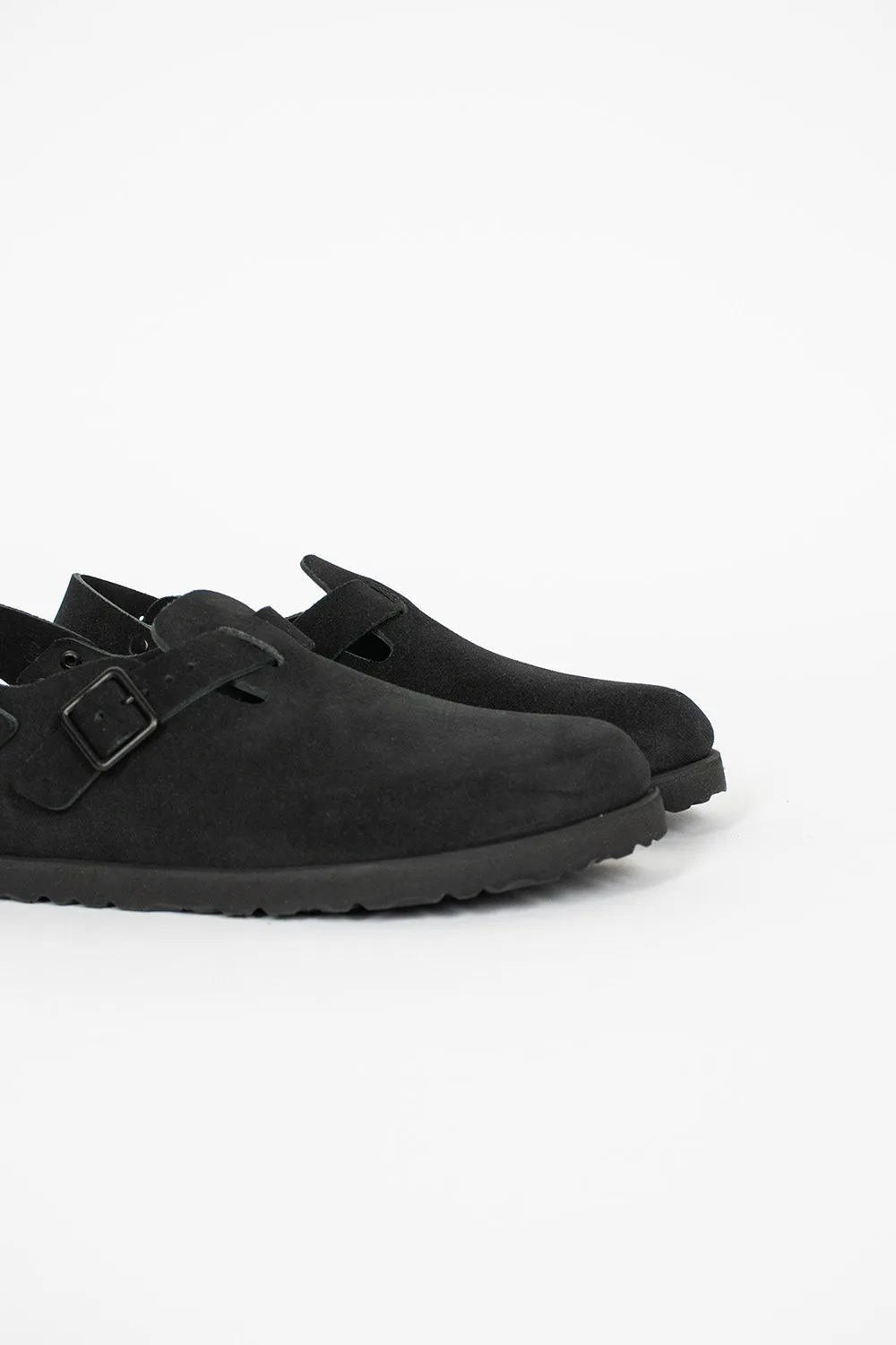Tokio Suede Clog Black Stay Stylish