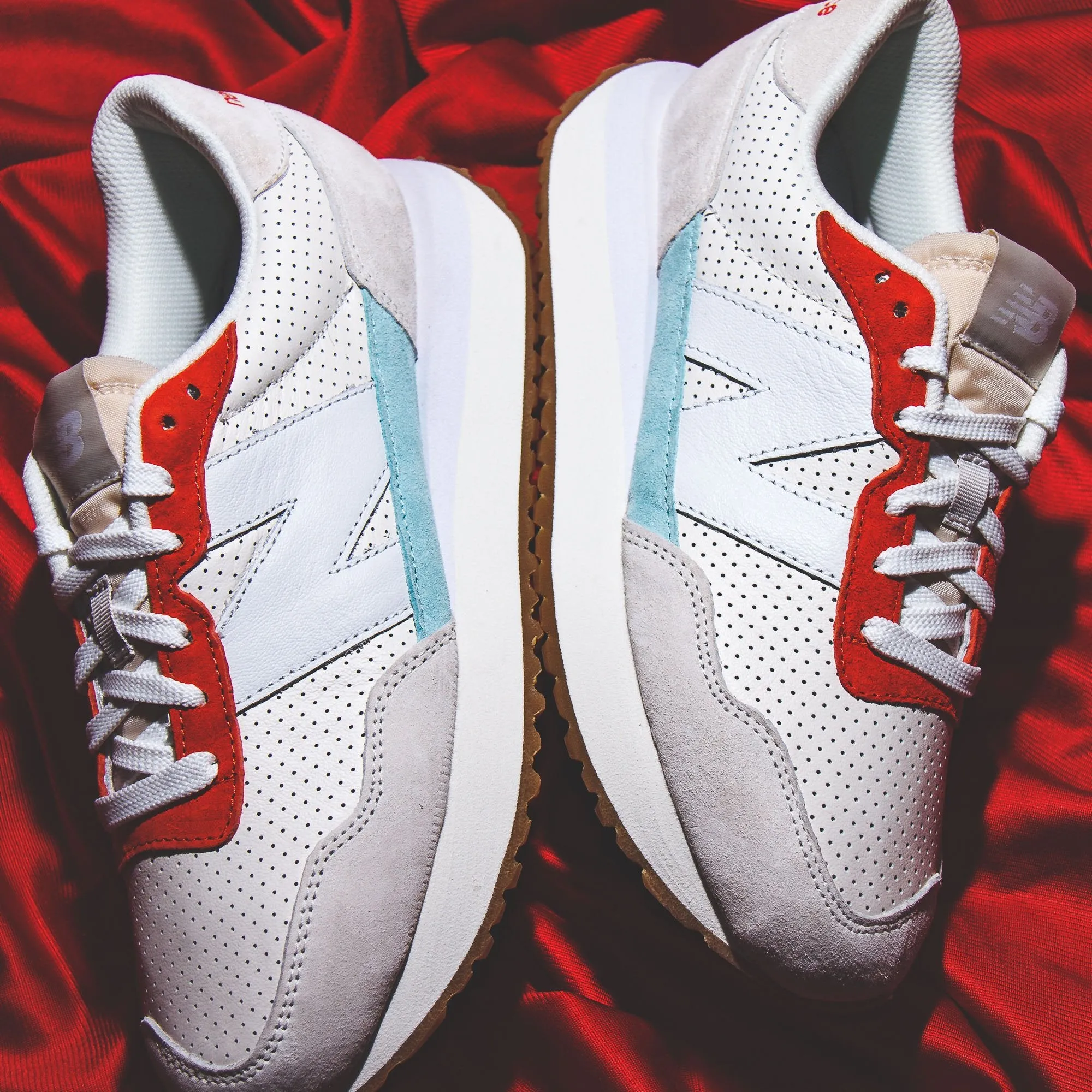 neutral - arch shoe help Multi - surface New Balance Men 237 White MS237PG