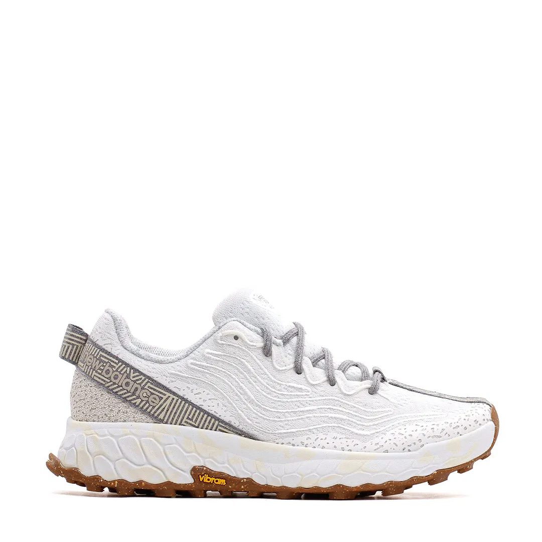 New Balance Men Fresh Foam X Hierro v7 Undyed MTHIERA7 Flex Fit running with headphones