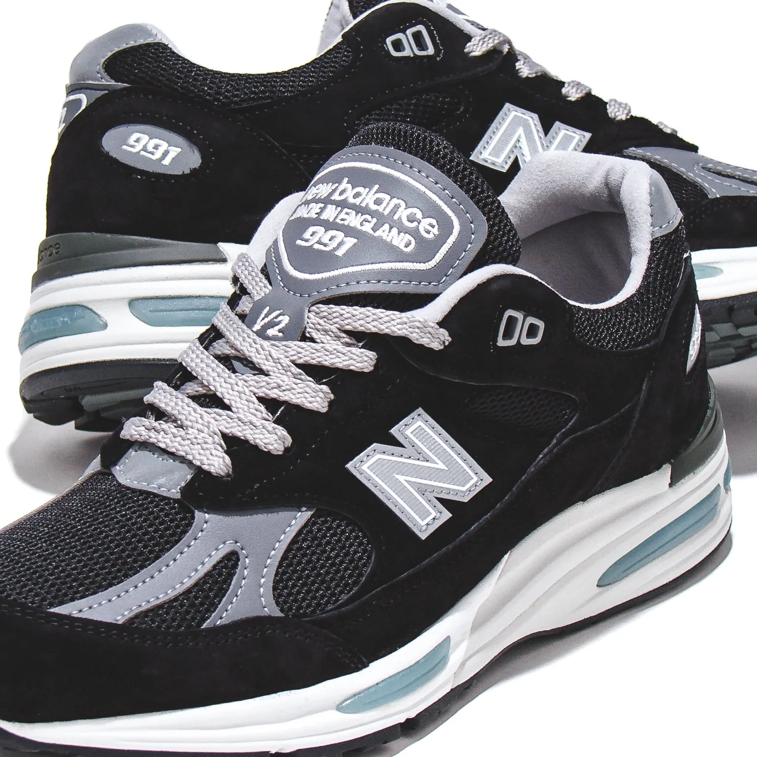 New Balance Unisex 991v2 Black Made In UK U991BK2 running in dusty tracks shoes
