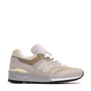 New Balance Unisex Made in USA 997 Moonrock Driftwood U997GG spring use running with headphones