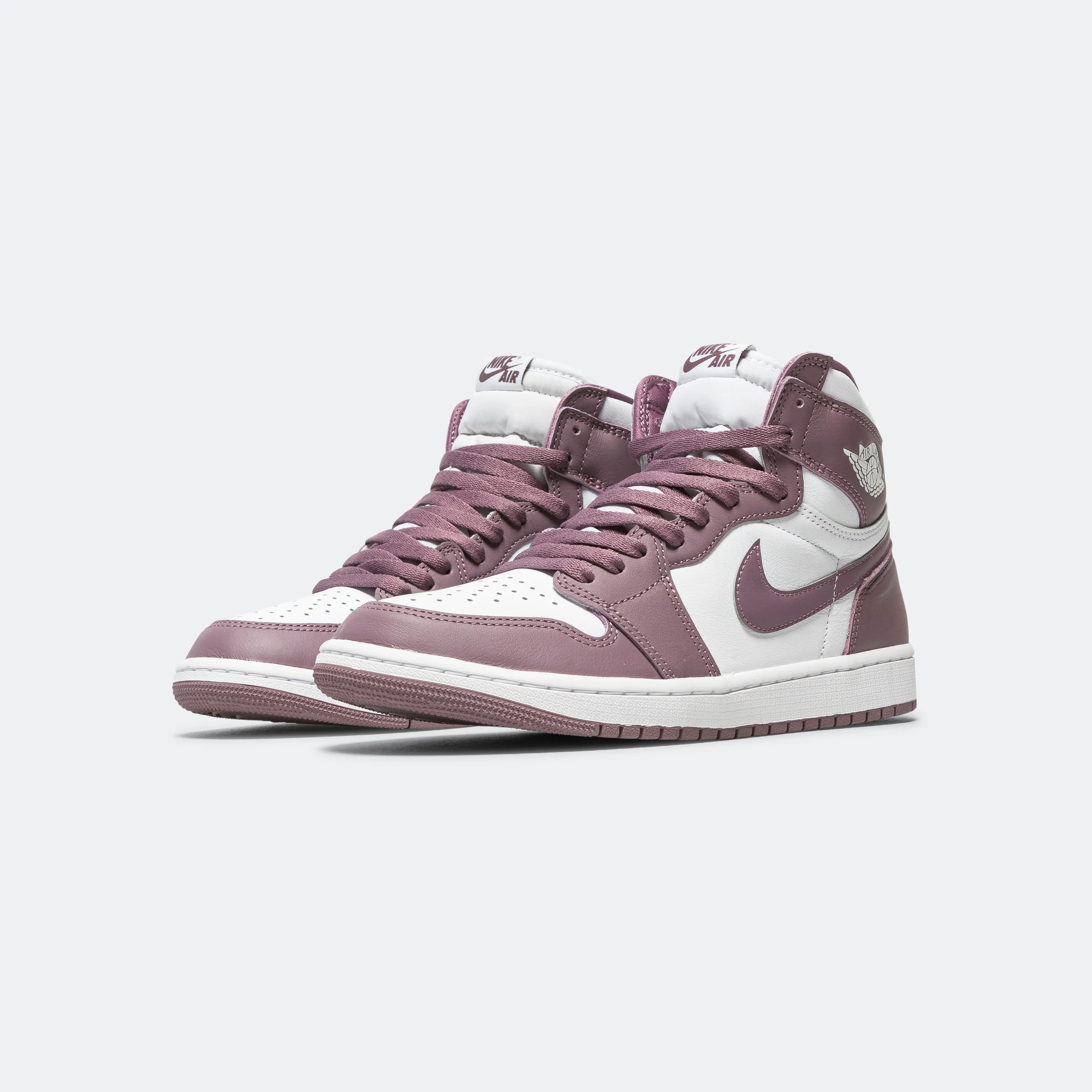 Air Jordan 1 Retro High OG - White/Sky J Mauve Clean Texture Shock-absorbent wear
