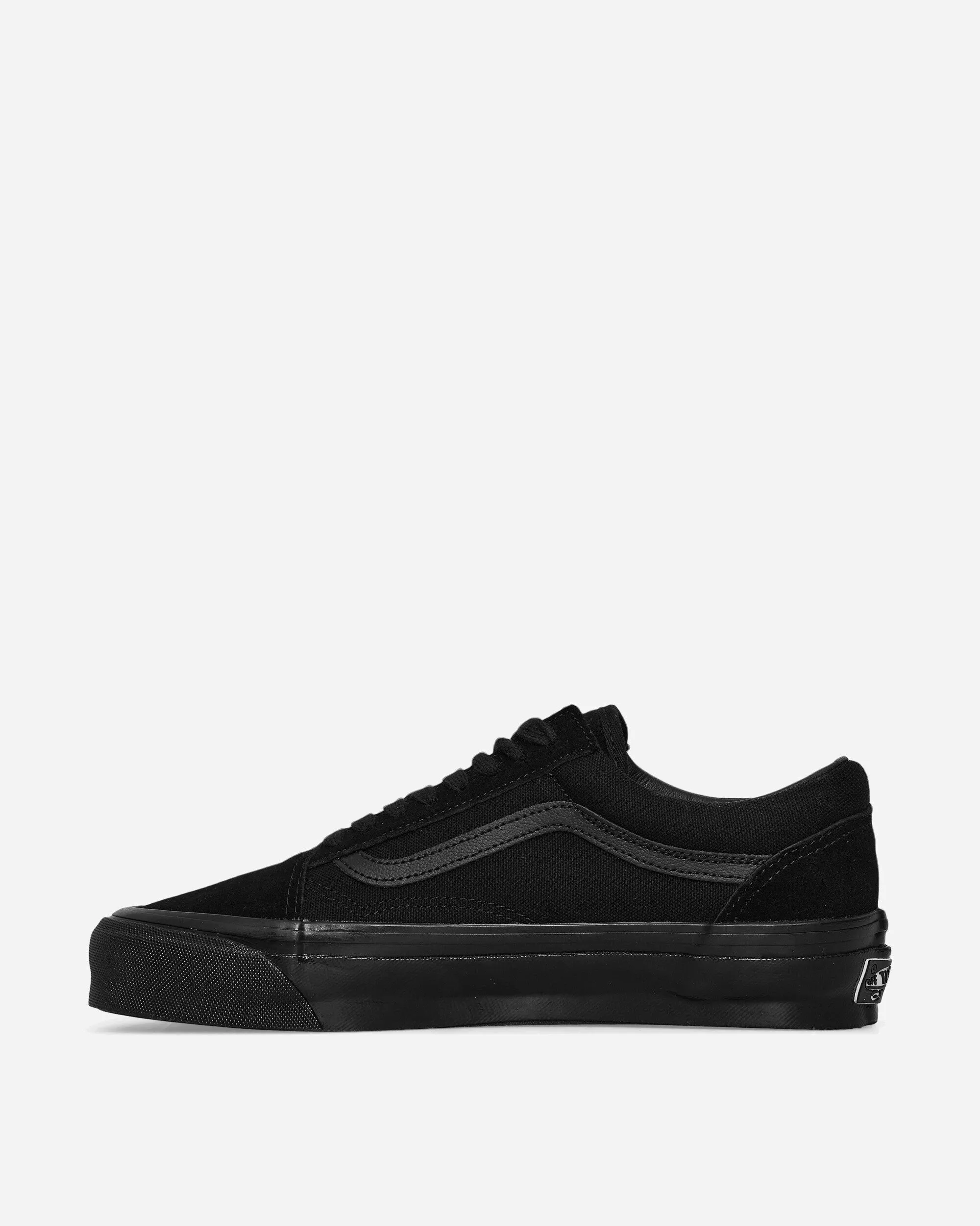 Old Skool LX Sneakers Black / Black Easy Walk Street Scene