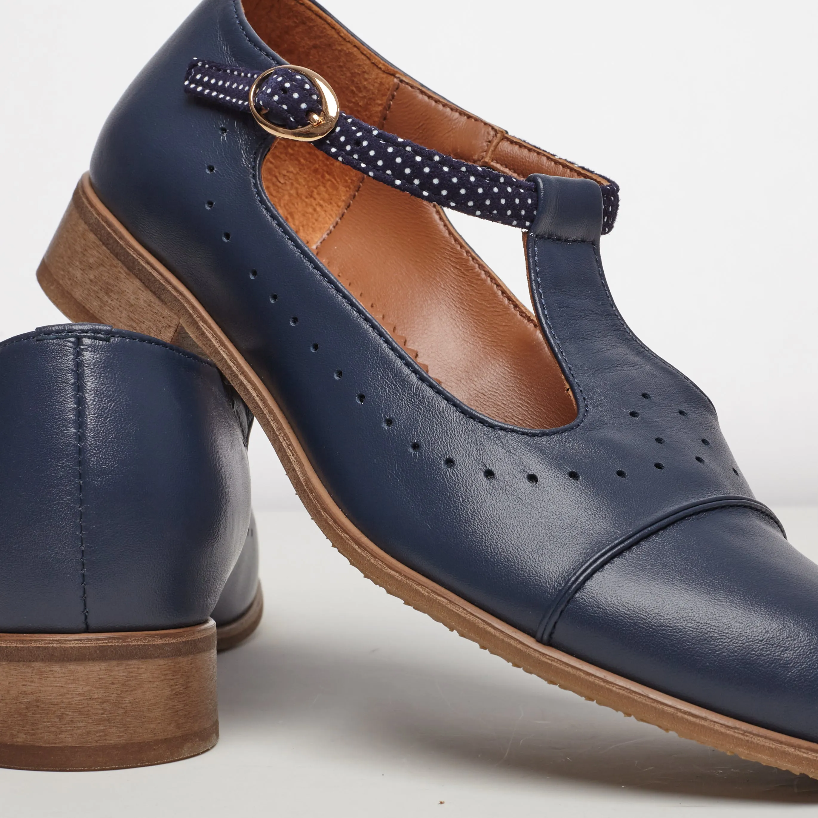 Jane - Mary Janes Soft Traction volleyball shoes