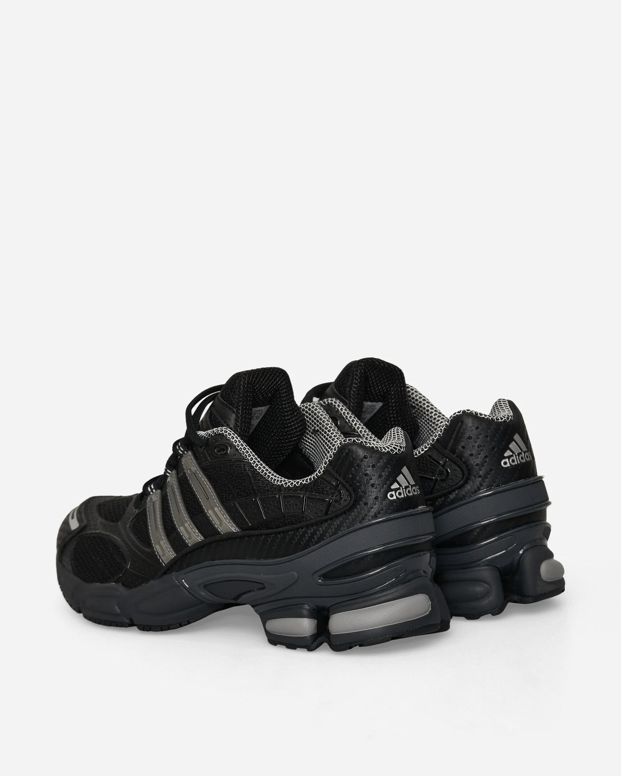 Smart option Classic Wear Ozweego Pro Sneakers Core Black / Iron Metallic / Grey Six