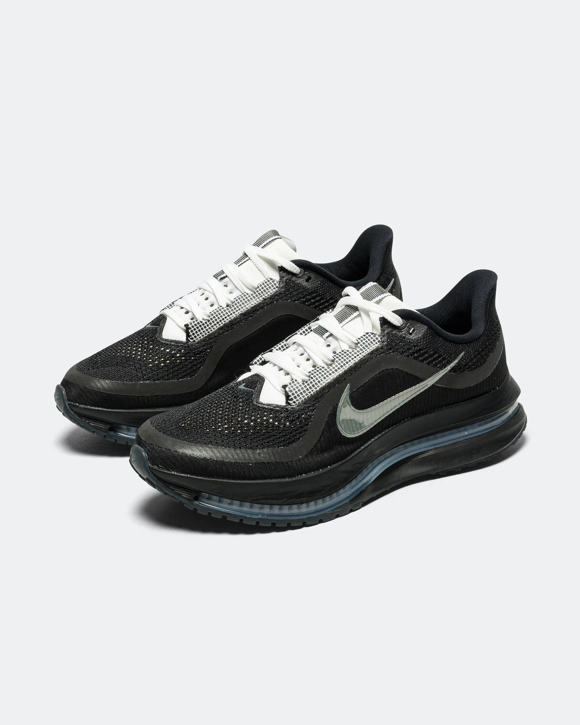 Pegasus Premium SP - Black/Metallic Silver-White Subtle Detail