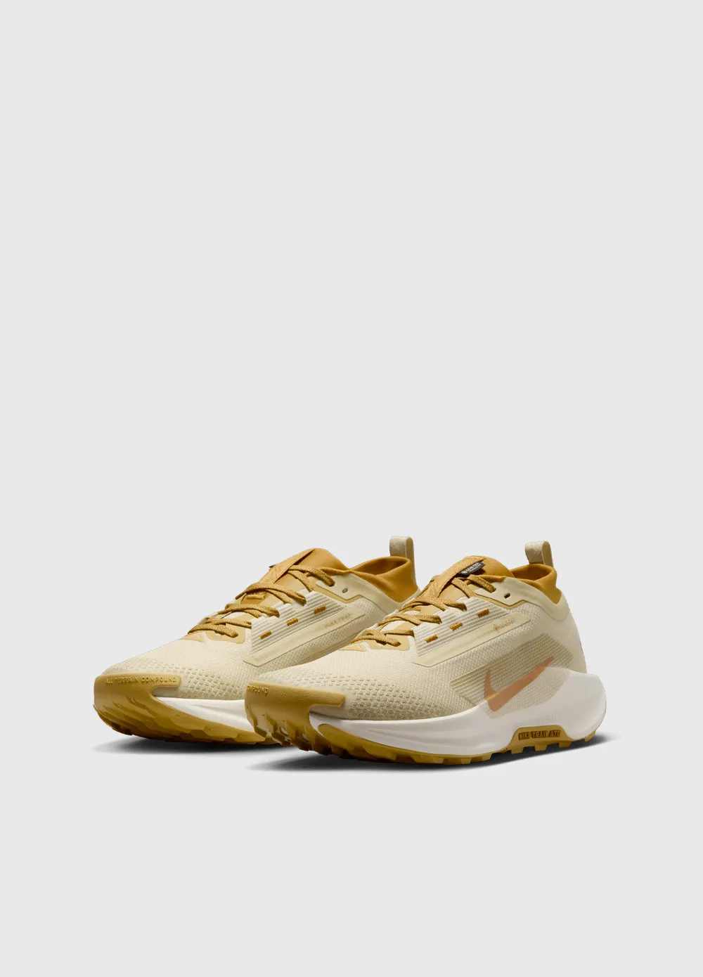 Classic Style Pegasus Trail 5 GORE-TEX 'Team Gold' Sneakers
