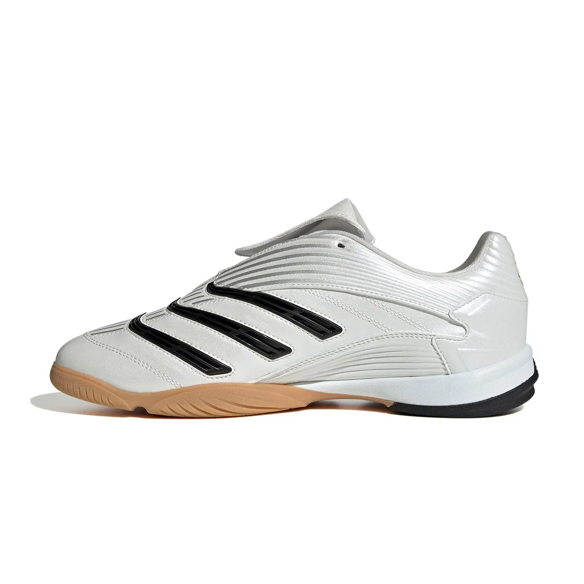 Pu Upper Predator Sala 'Zero Metallic Black Gum'