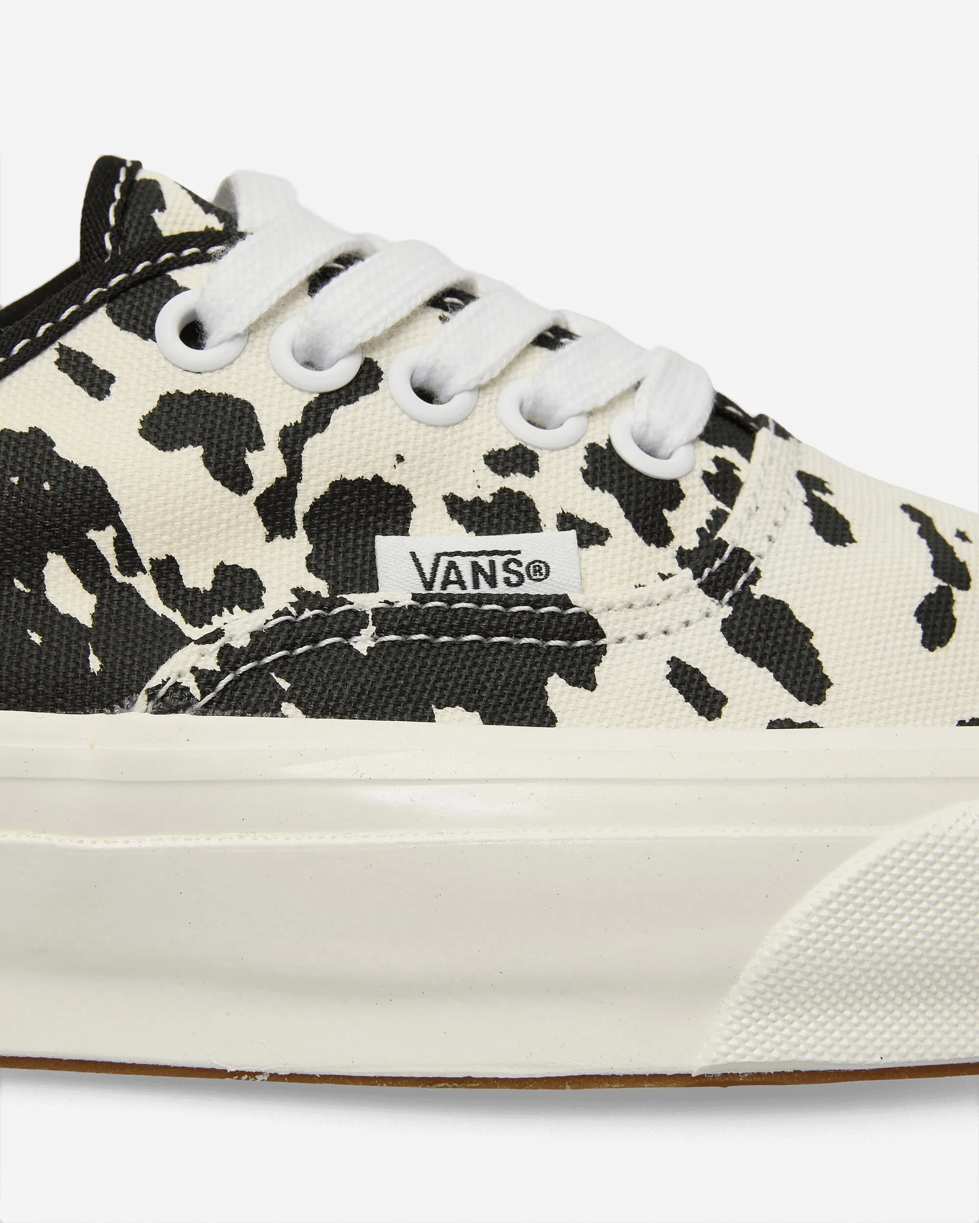 Premium Authentic 44 Cow Sneakers Black / Marshmallow Chic Style Wardrobe Staple