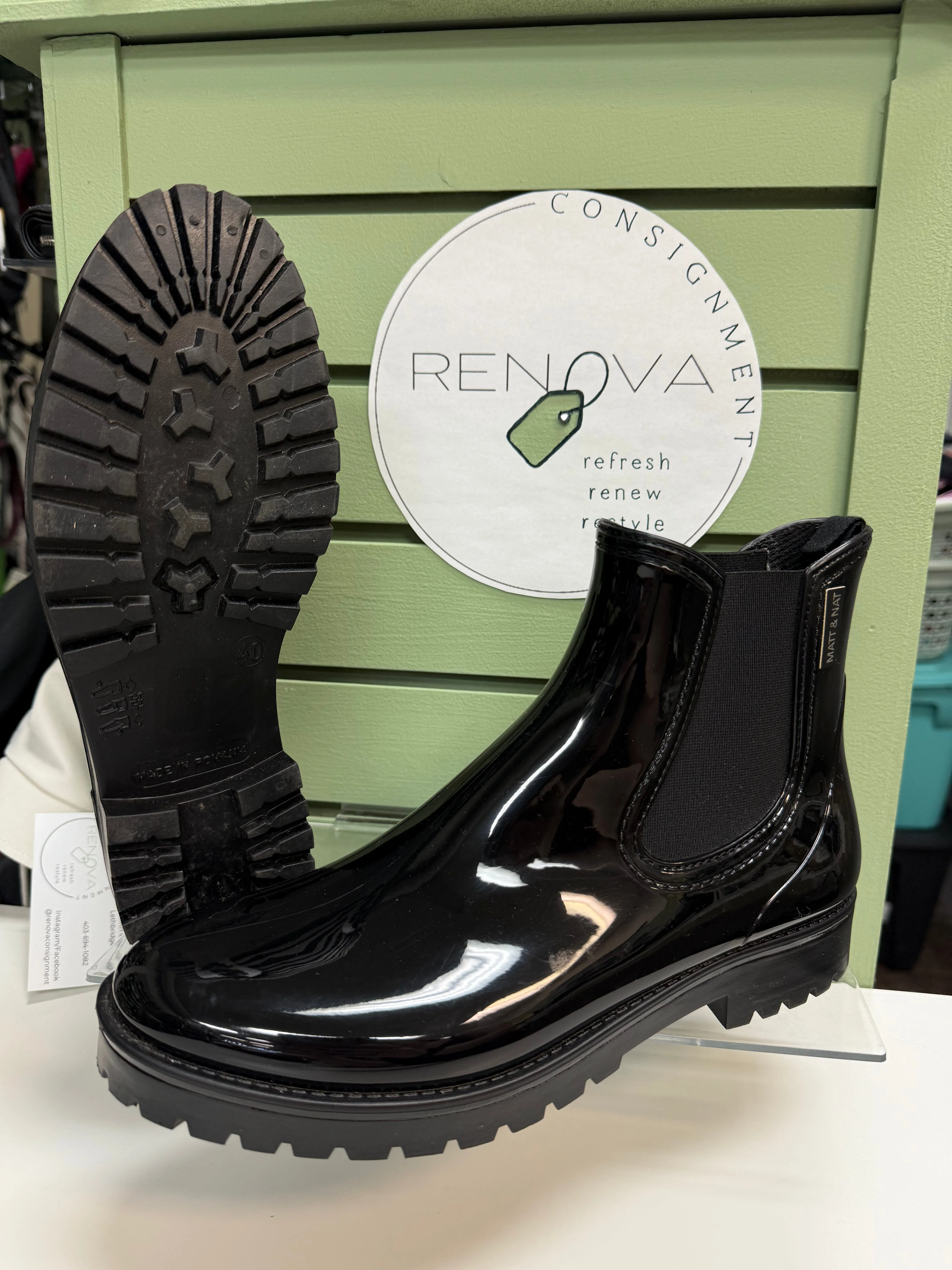 Slip Resistant Sole Matt & Nat Laney Rain Boot (Womens 9)