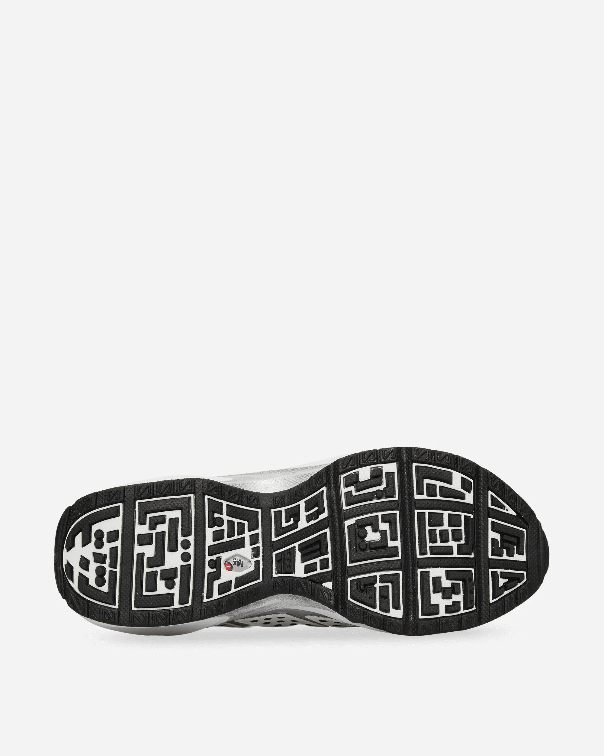 Weight Balance Women's Air Max SNDR Sneakers White / Black / Metallic Silver