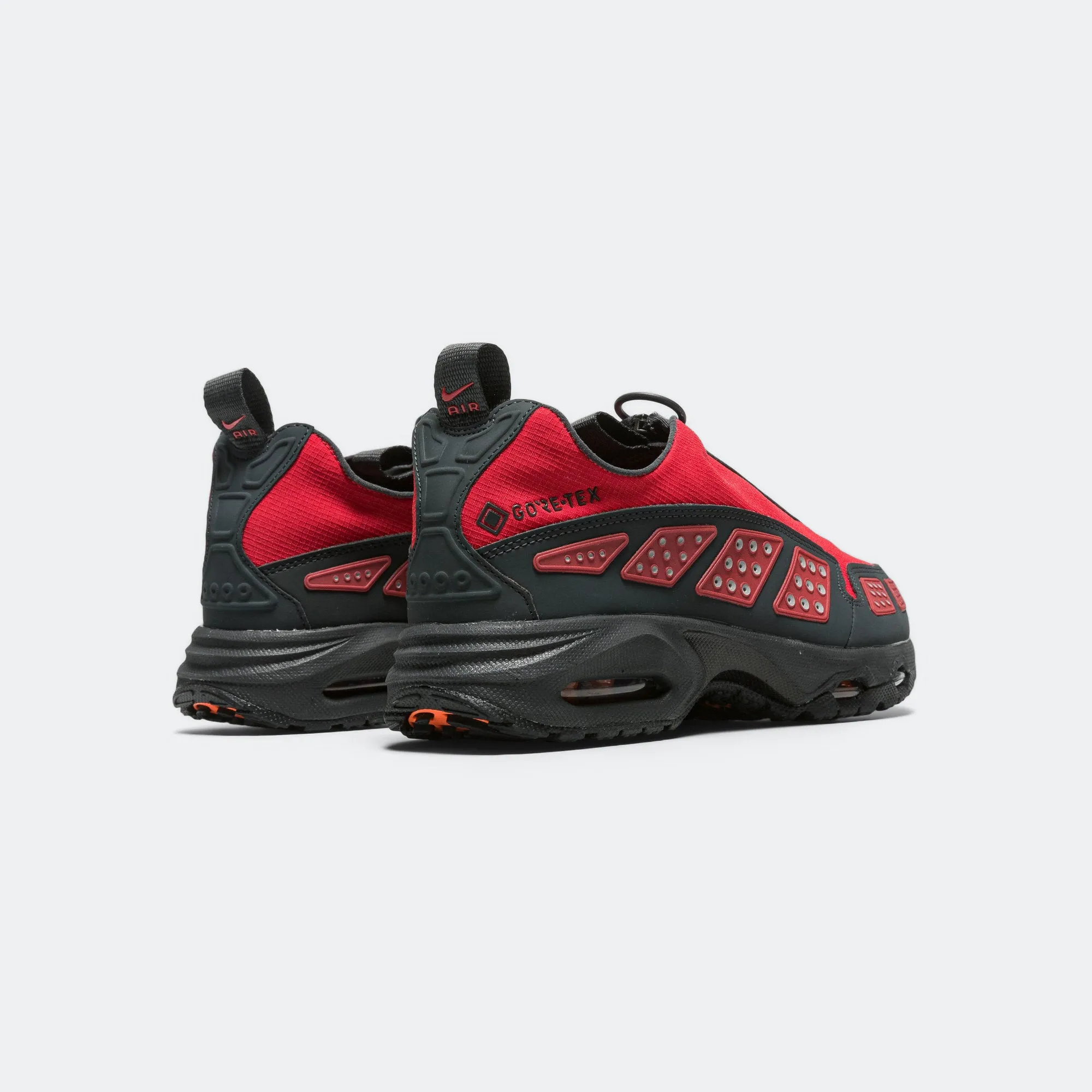 Resilient Touch Womens Air Max SNDR GORE-TEX - Hyper Crimson/Dk Smoke Grey-Fire Red