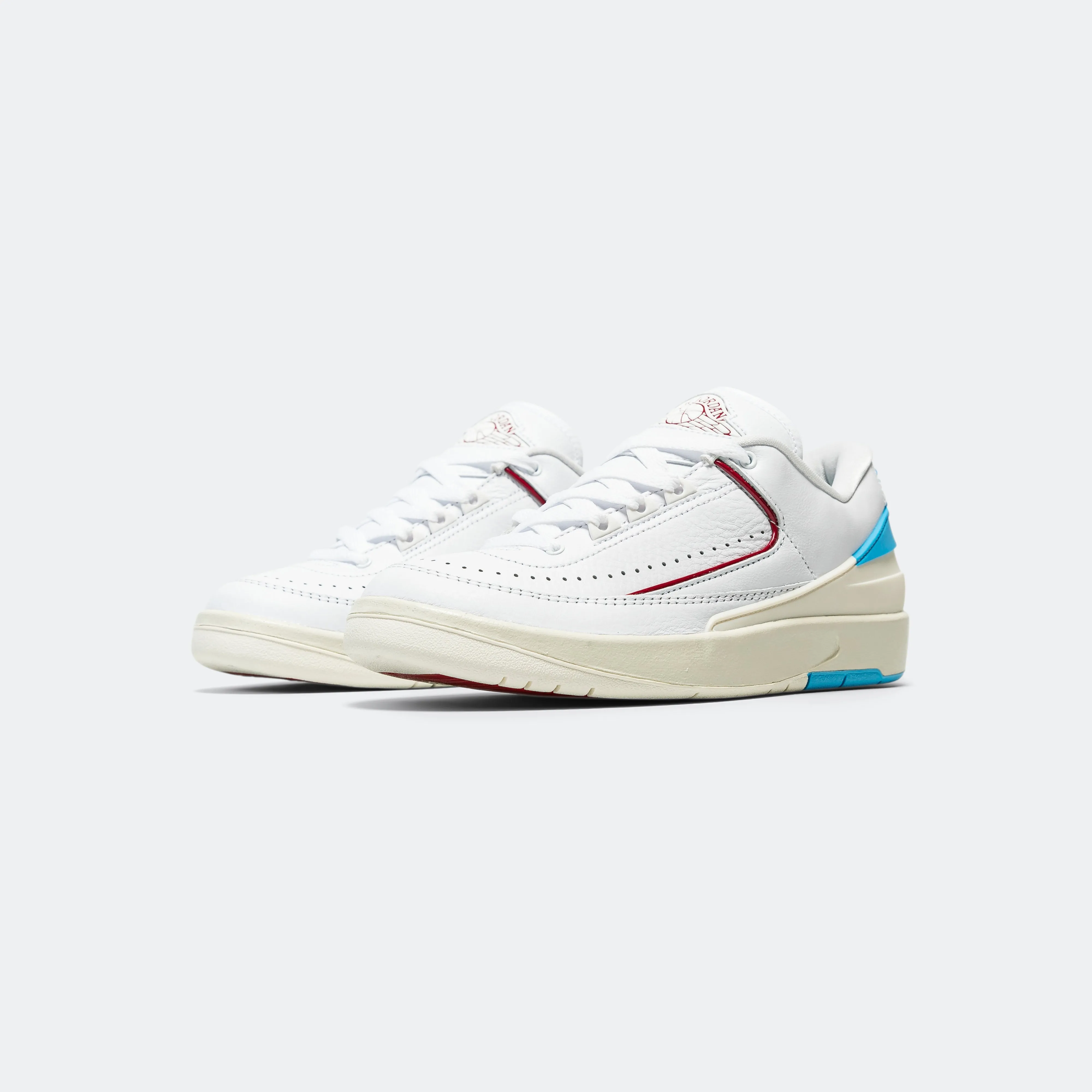 Adaptive Landing Pad System Foot Style Womens Air Jordan 2 Retro Low - White/Gym Red-Dk Powder Blue-Sail