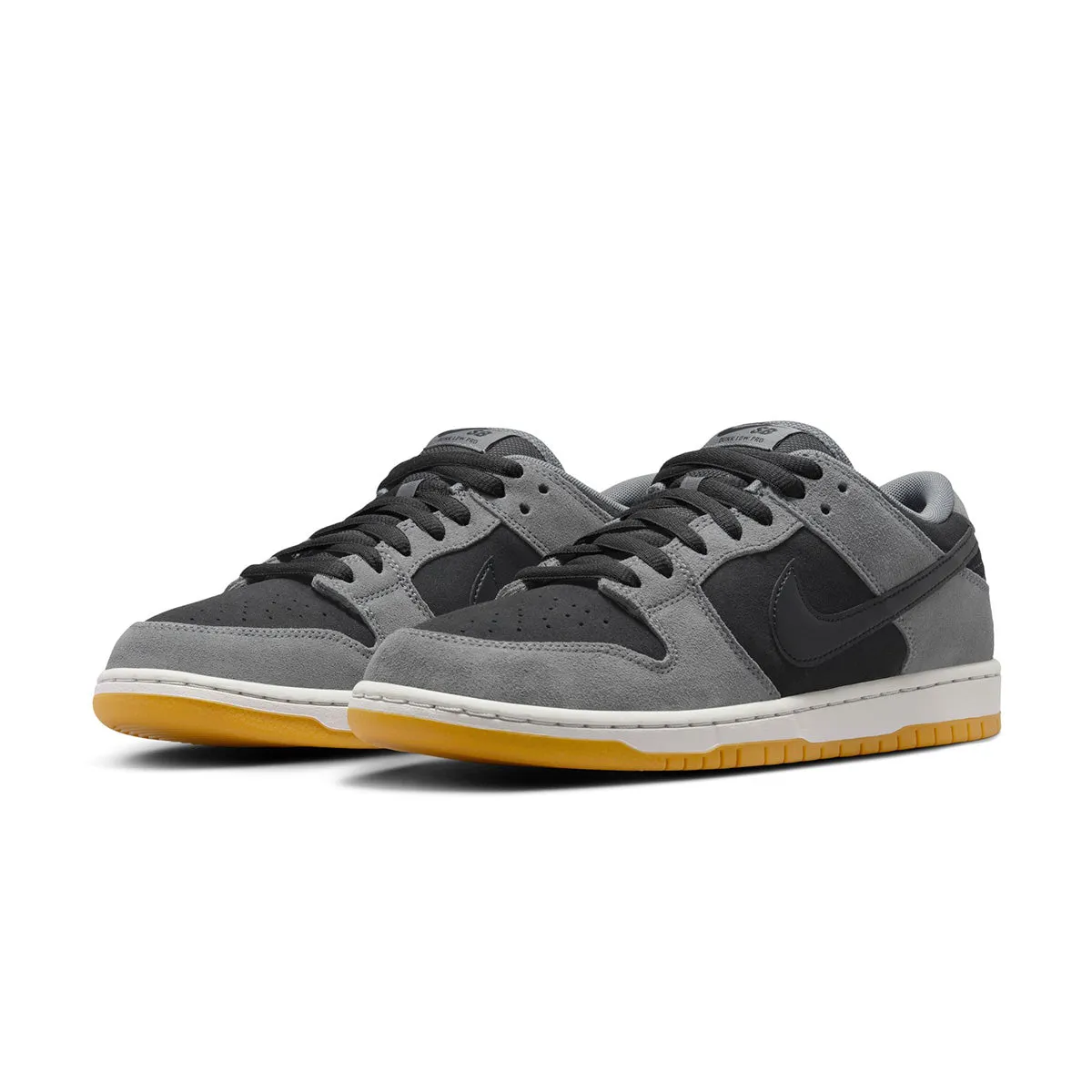 SB Dunk Low Pro 'Dark Smoke Grey' Body Movement
