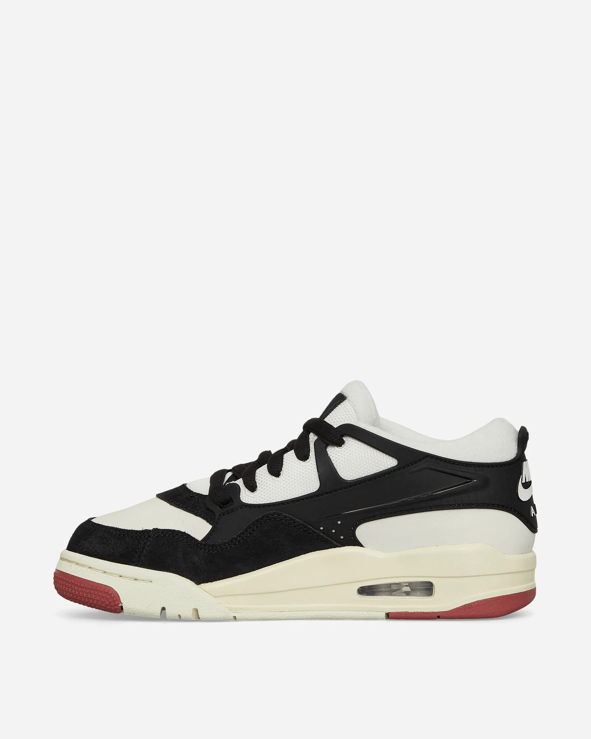 Outfit Boost Sleek Vibe Air Jordan 4 RM Sneakers Sail / Black